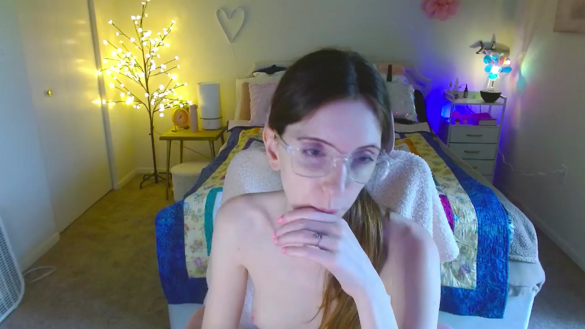 Gallery image thumbnail from MangoMae's myfreecams stream on, 06/29/2024, 18:02 image 19 of 20