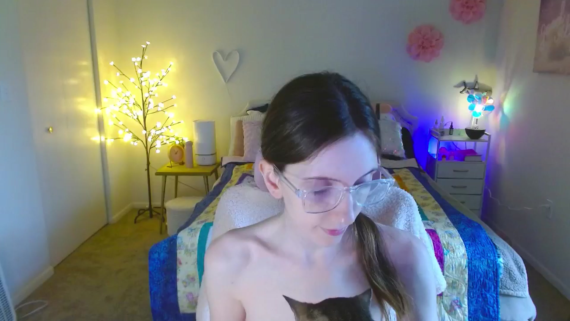 Gallery image thumbnail from MangoMae's myfreecams stream on, 06/29/2024, 18:02 image 11 of 20