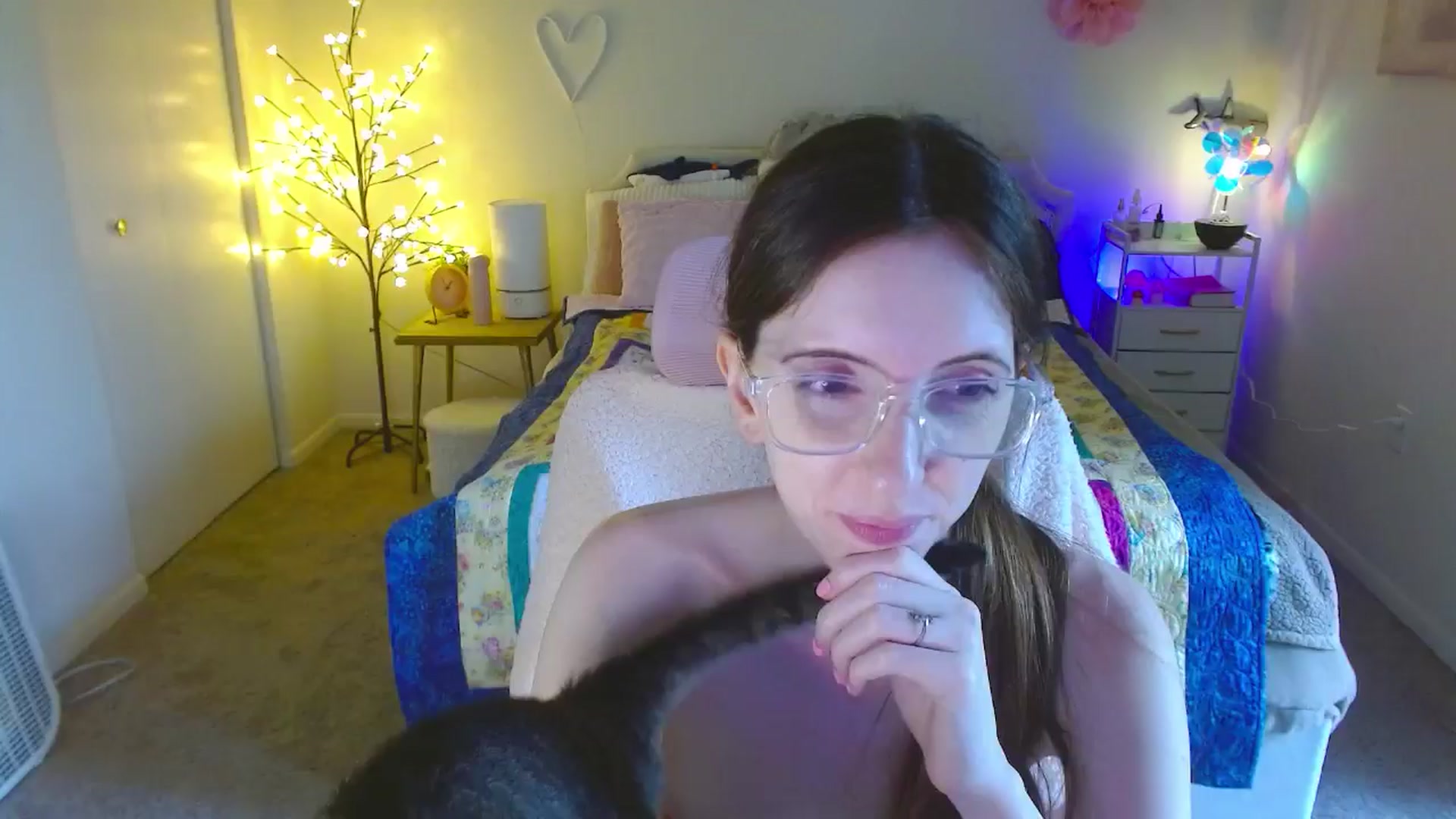 Gallery image thumbnail from MangoMae's myfreecams stream on, 06/29/2024, 18:02 image 12 of 20