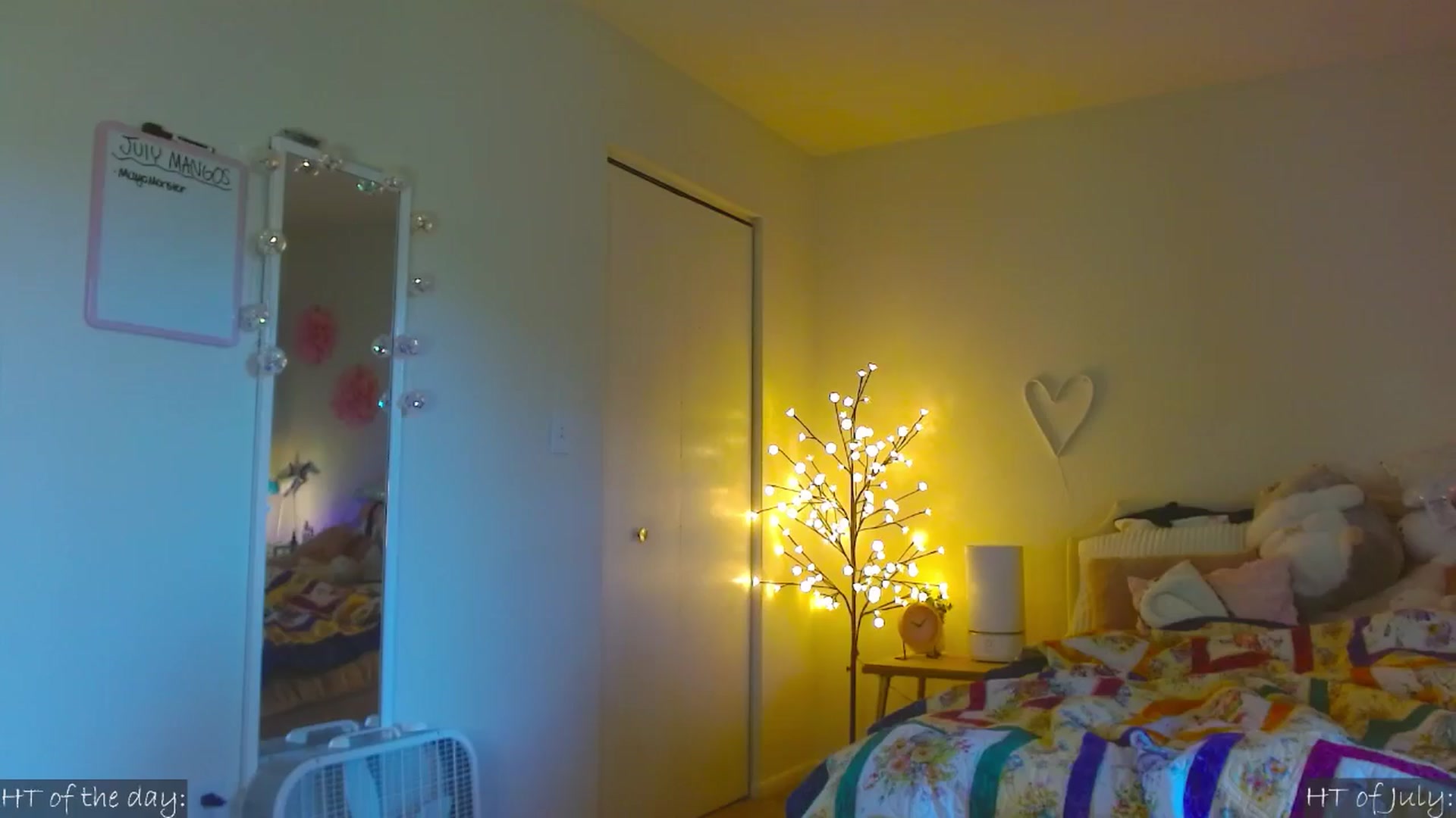 Gallery image thumbnail from MangoMae's myfreecams stream on, 07/01/2024, 14:21 image 12 of 20