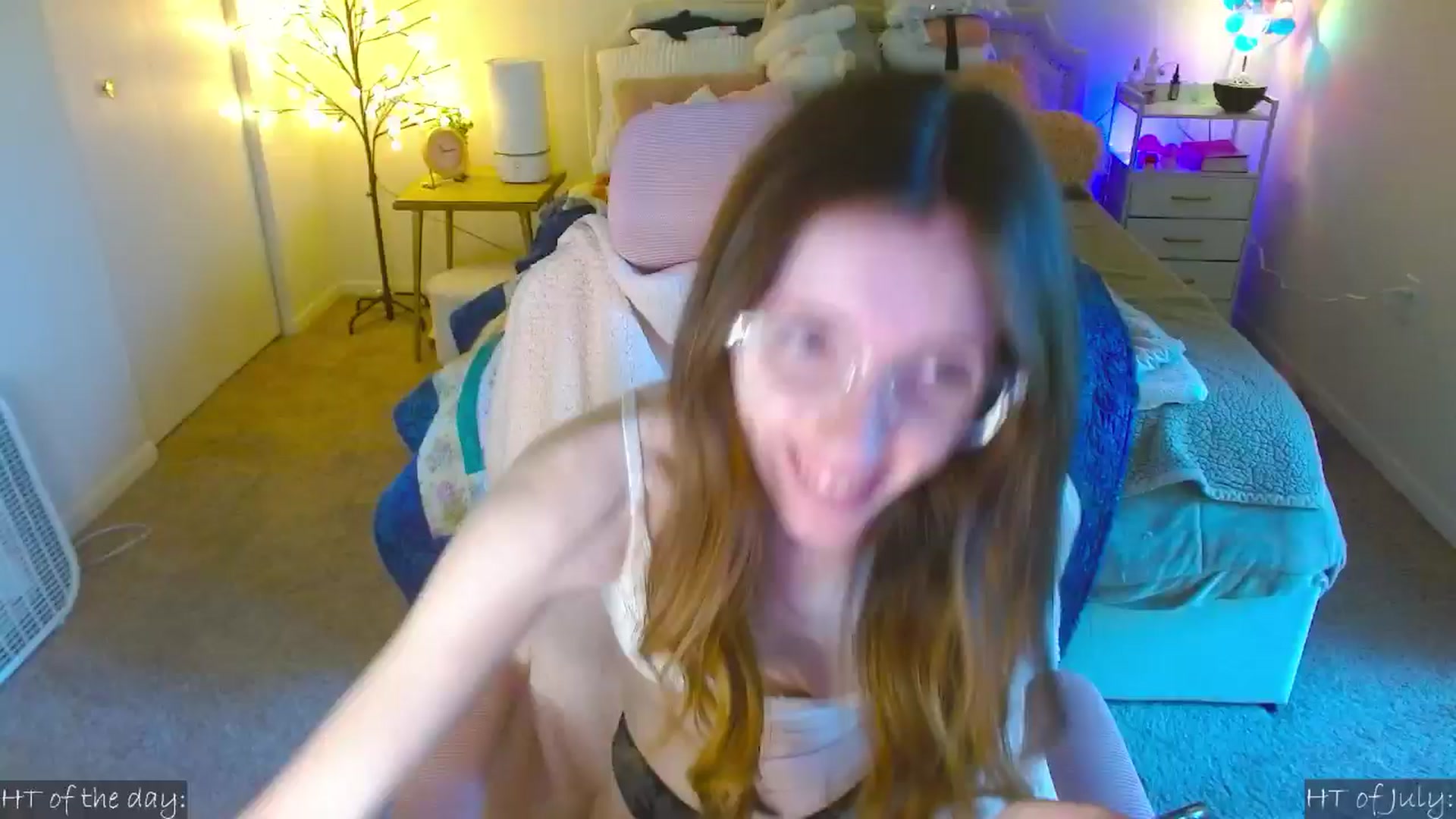 Gallery image thumbnail from MangoMae's myfreecams stream on, 07/01/2024, 15:45 image 1 of 20
