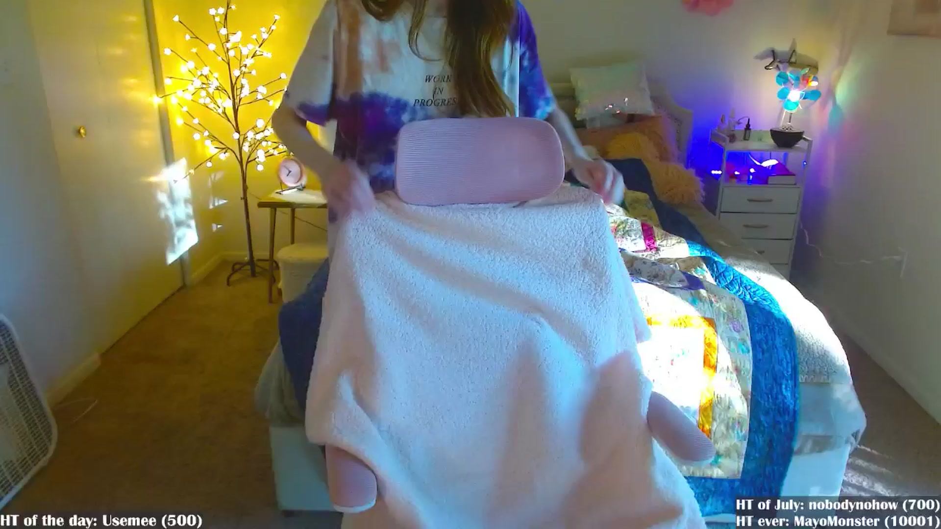 Gallery image thumbnail from MangoMae's myfreecams stream on, 07/04/2024, 12:13 image 3 of 20