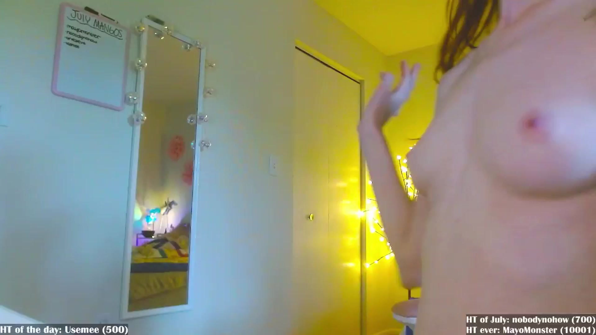 Gallery image thumbnail from MangoMae's myfreecams stream on, 07/04/2024, 17:54 image 13 of 20