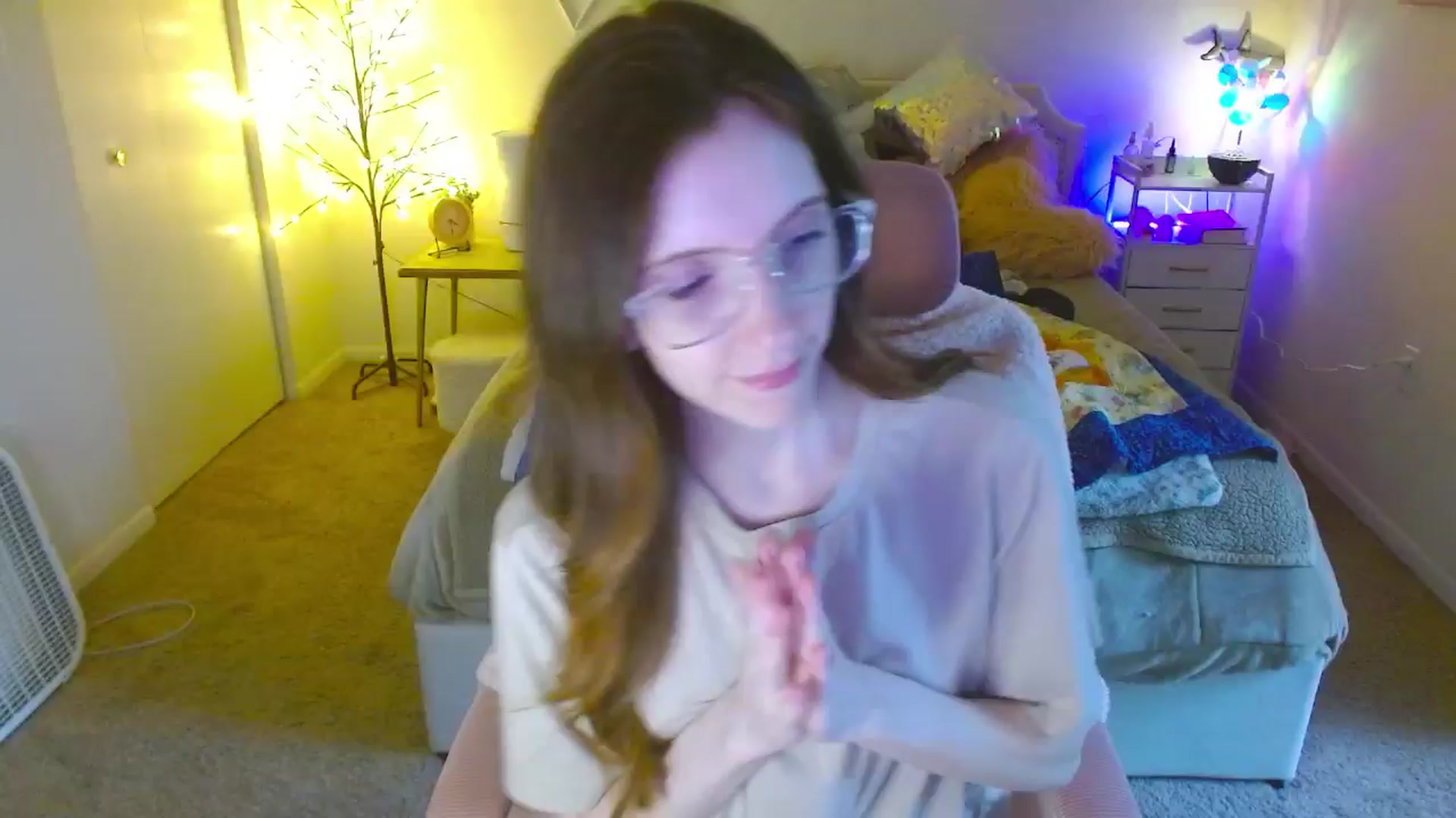 Gallery image thumbnail from MangoMae's myfreecams stream on, 07/08/2024, 20:44 image 7 of 20