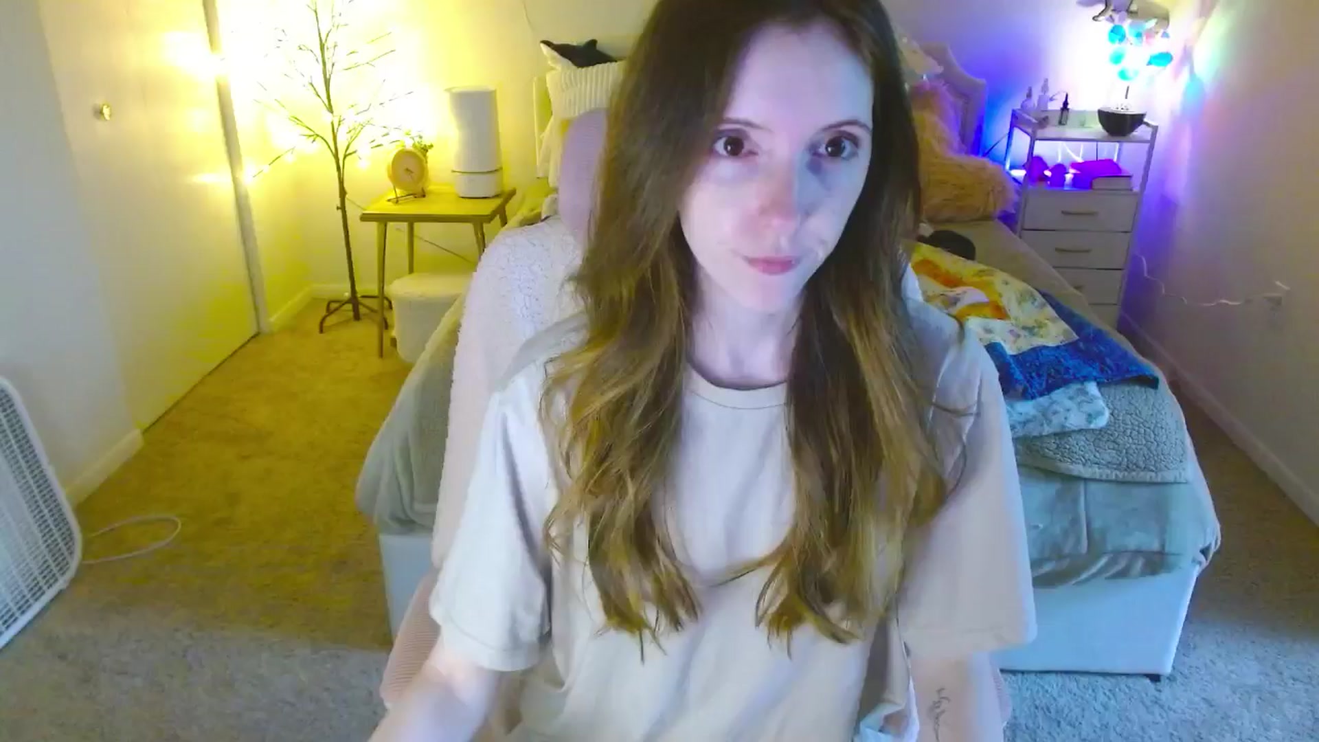 Gallery image thumbnail from MangoMae's myfreecams stream on, 07/08/2024, 20:44 image 2 of 20
