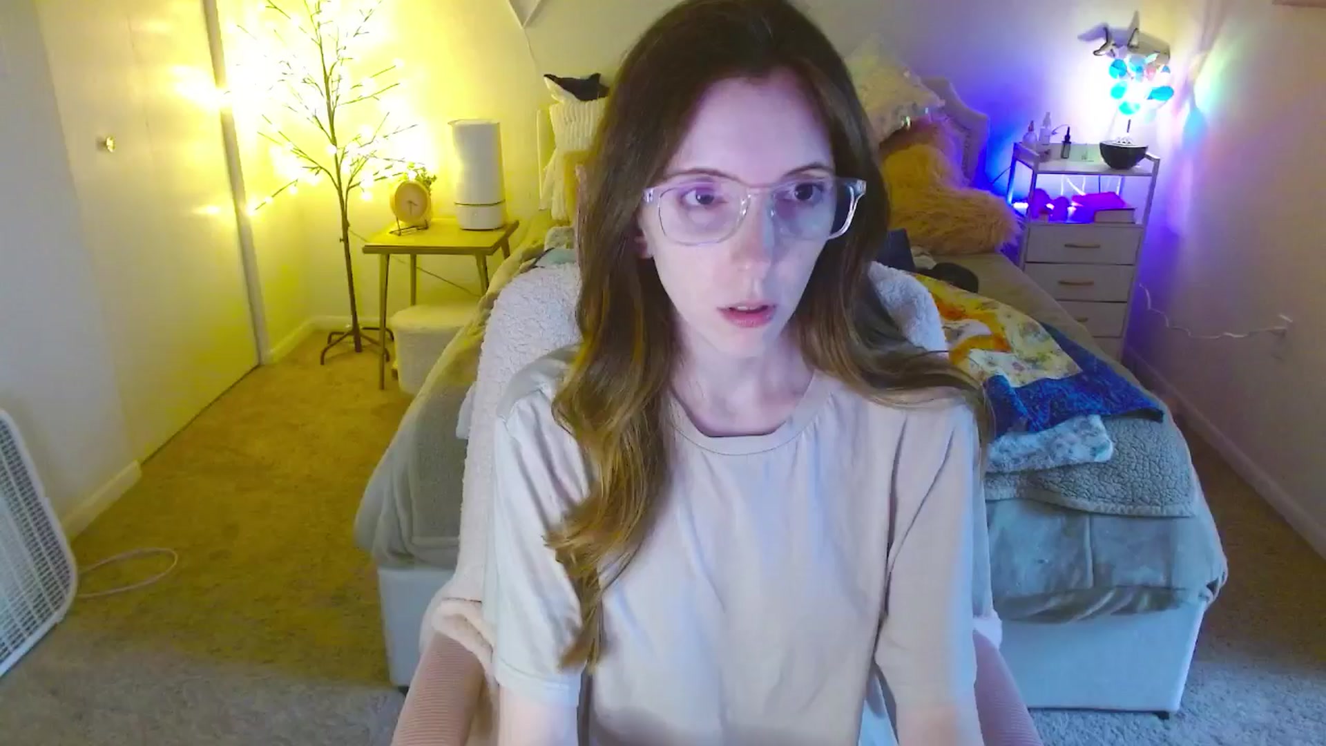 Gallery image thumbnail from MangoMae's myfreecams stream on, 07/08/2024, 20:44 image 8 of 20