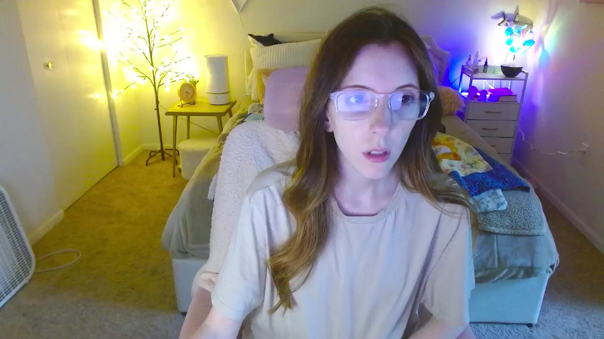 Gallery image thumbnail from MangoMae's myfreecams stream on, 07/08/2024, 20:44 image 9 of 20