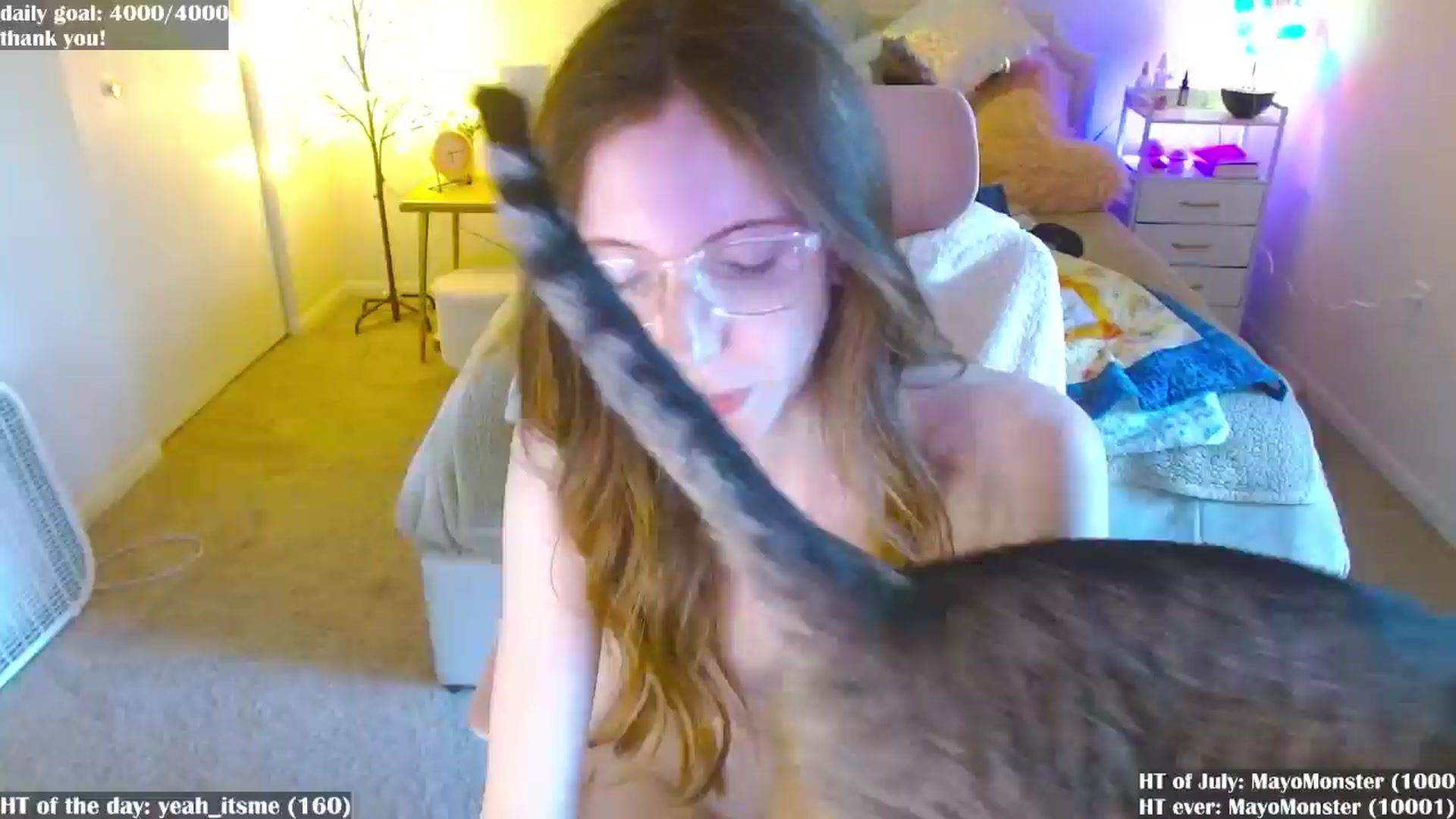 Gallery image thumbnail from MangoMae's myfreecams stream on, 07/08/2024, 22:19 image 20 of 20