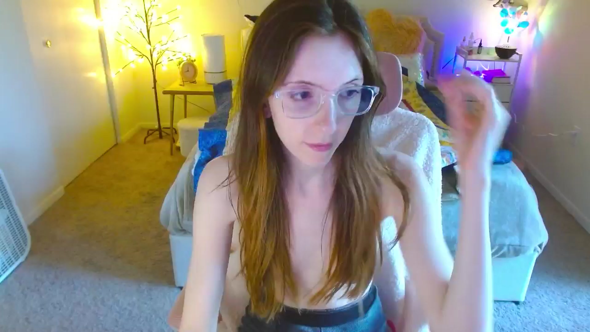Gallery image thumbnail from MangoMae's myfreecams stream on, 07/13/2024, 17:26 image 3 of 20