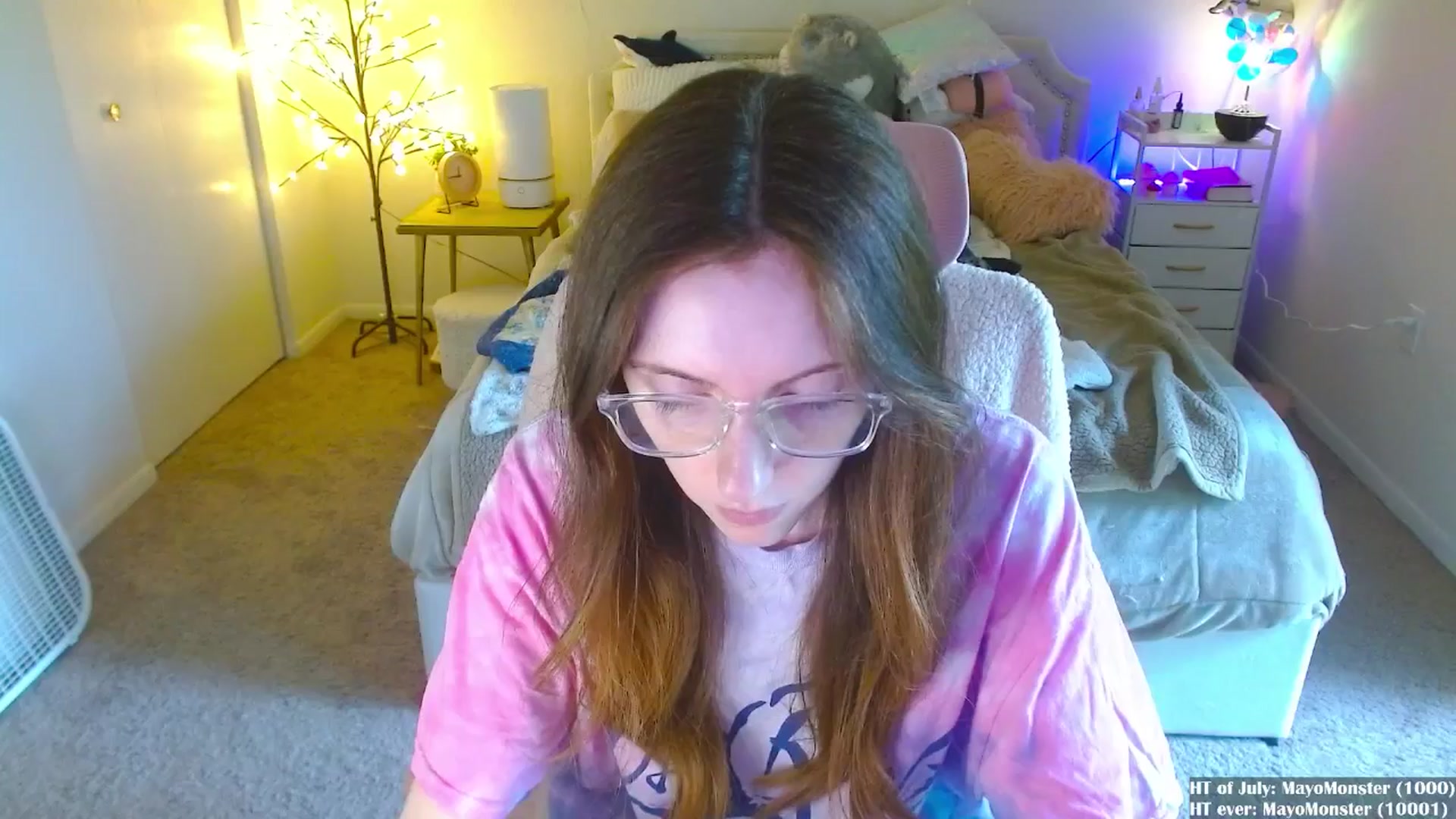 Gallery image thumbnail from MangoMae's myfreecams stream on, 07/15/2024, 16:54 image 10 of 20