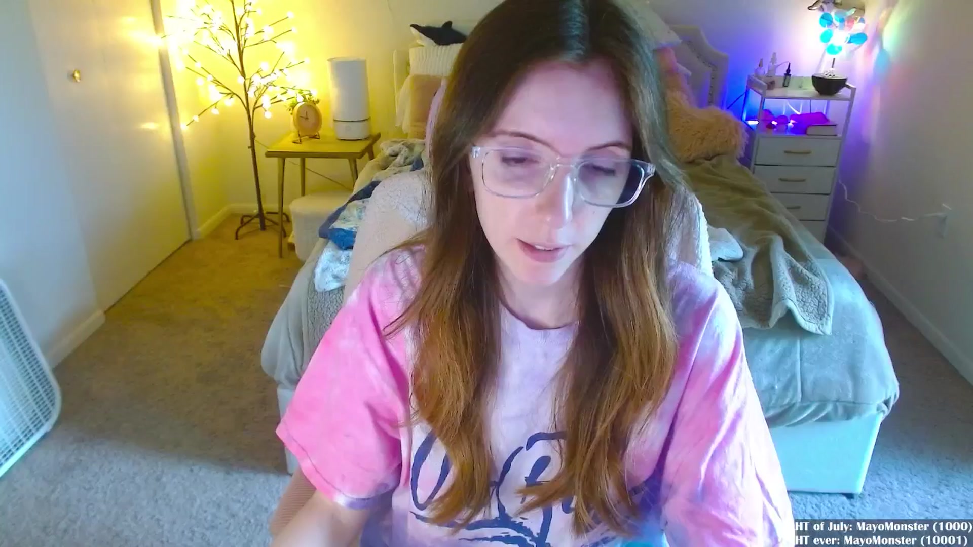 Gallery image thumbnail from MangoMae's myfreecams stream on, 07/15/2024, 16:54 image 15 of 20