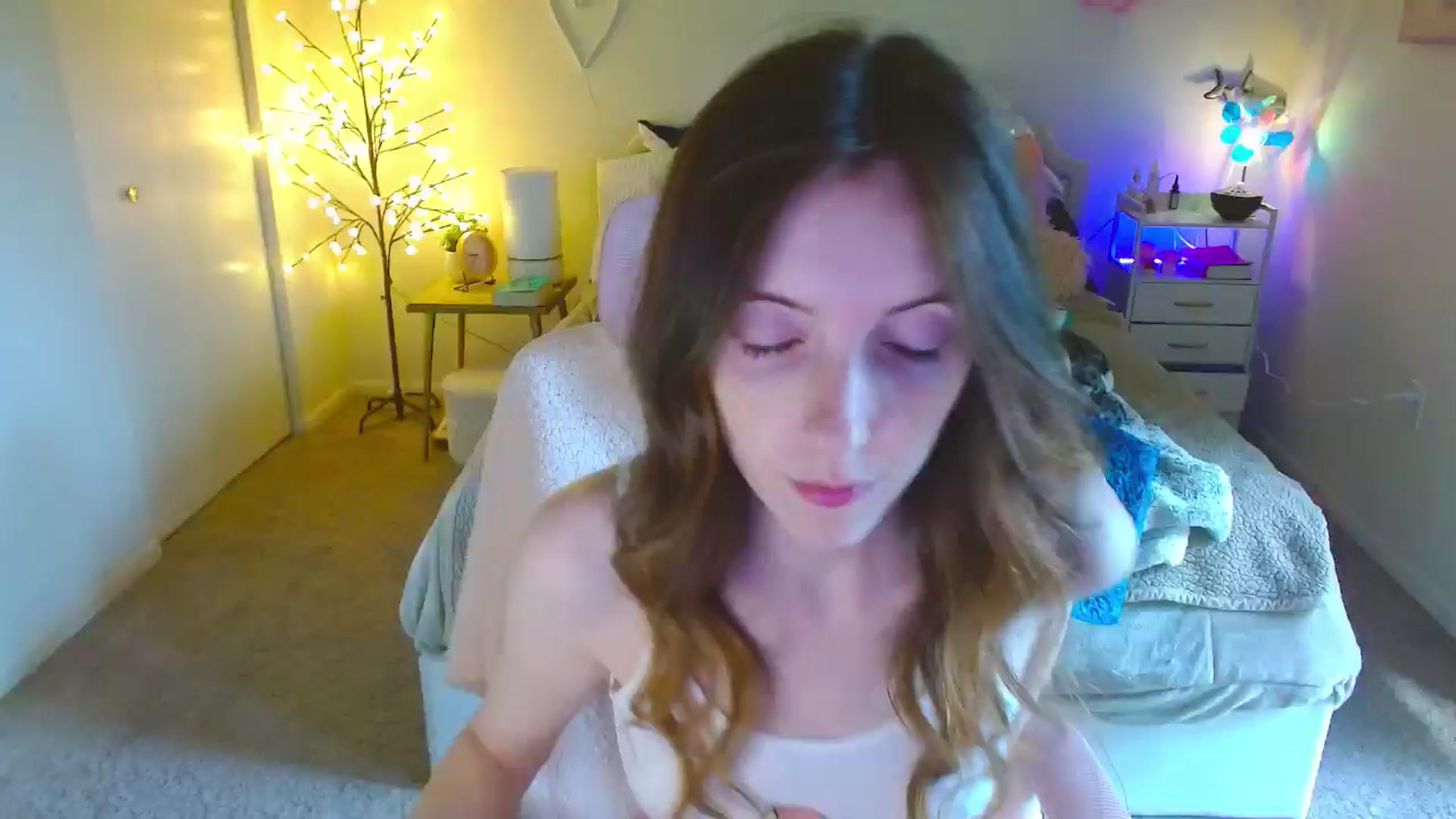 Gallery image thumbnail from MangoMae's myfreecams stream on, 08/01/2024, 13:56 image 1 of 20