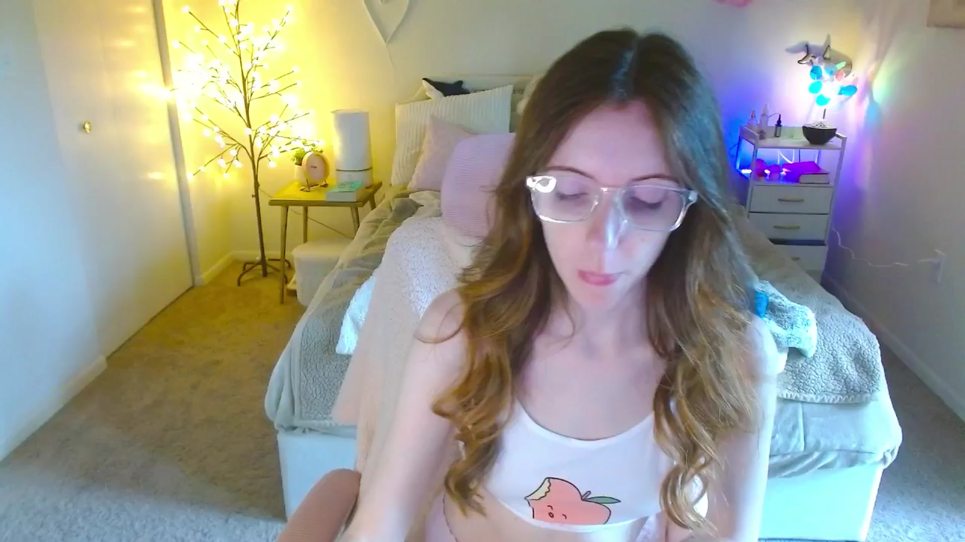 Gallery image thumbnail from MangoMae's myfreecams stream on, 08/01/2024, 13:56 image 18 of 20