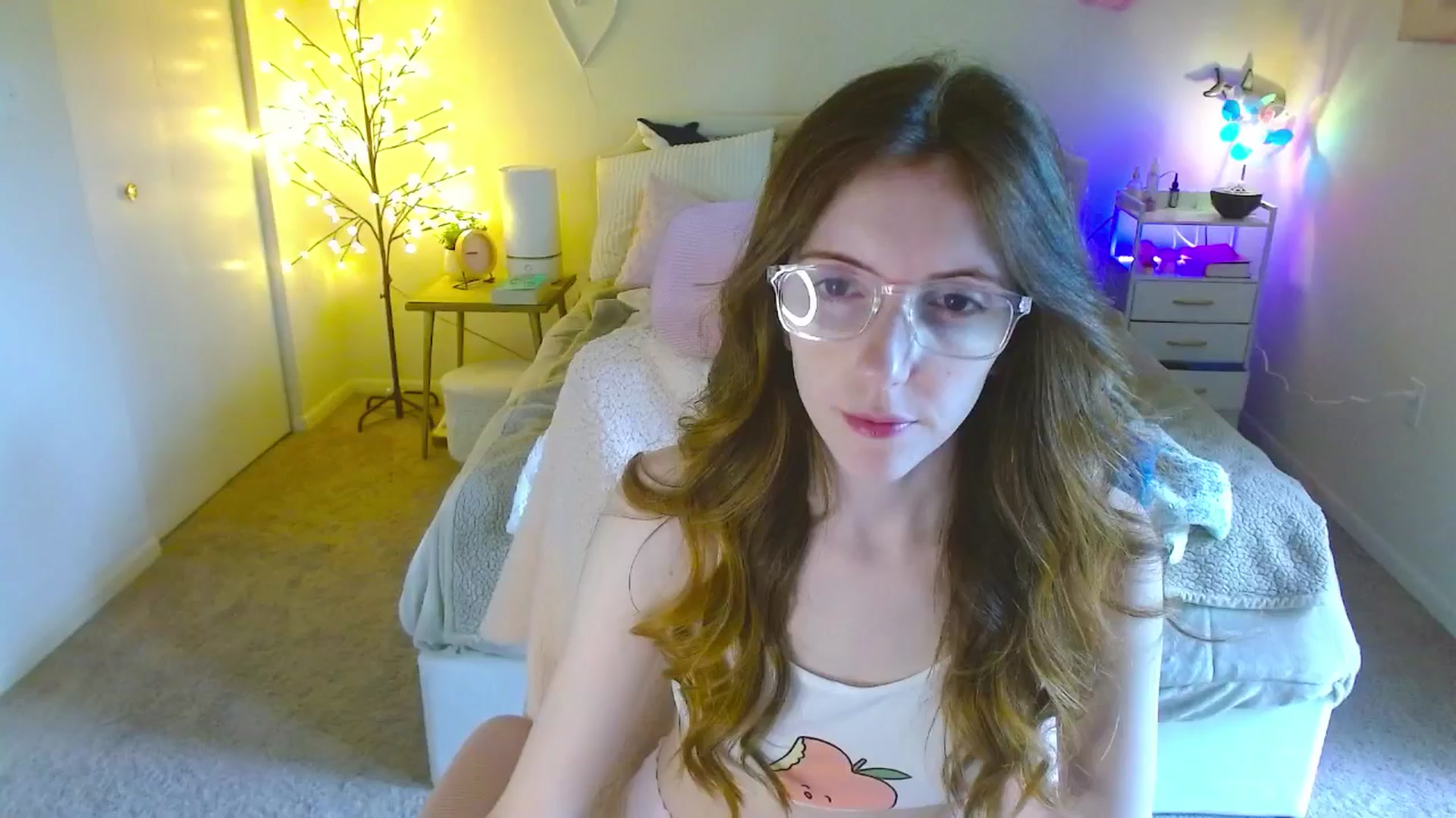 Gallery image thumbnail from MangoMae's myfreecams stream on, 08/01/2024, 13:56 image 11 of 20