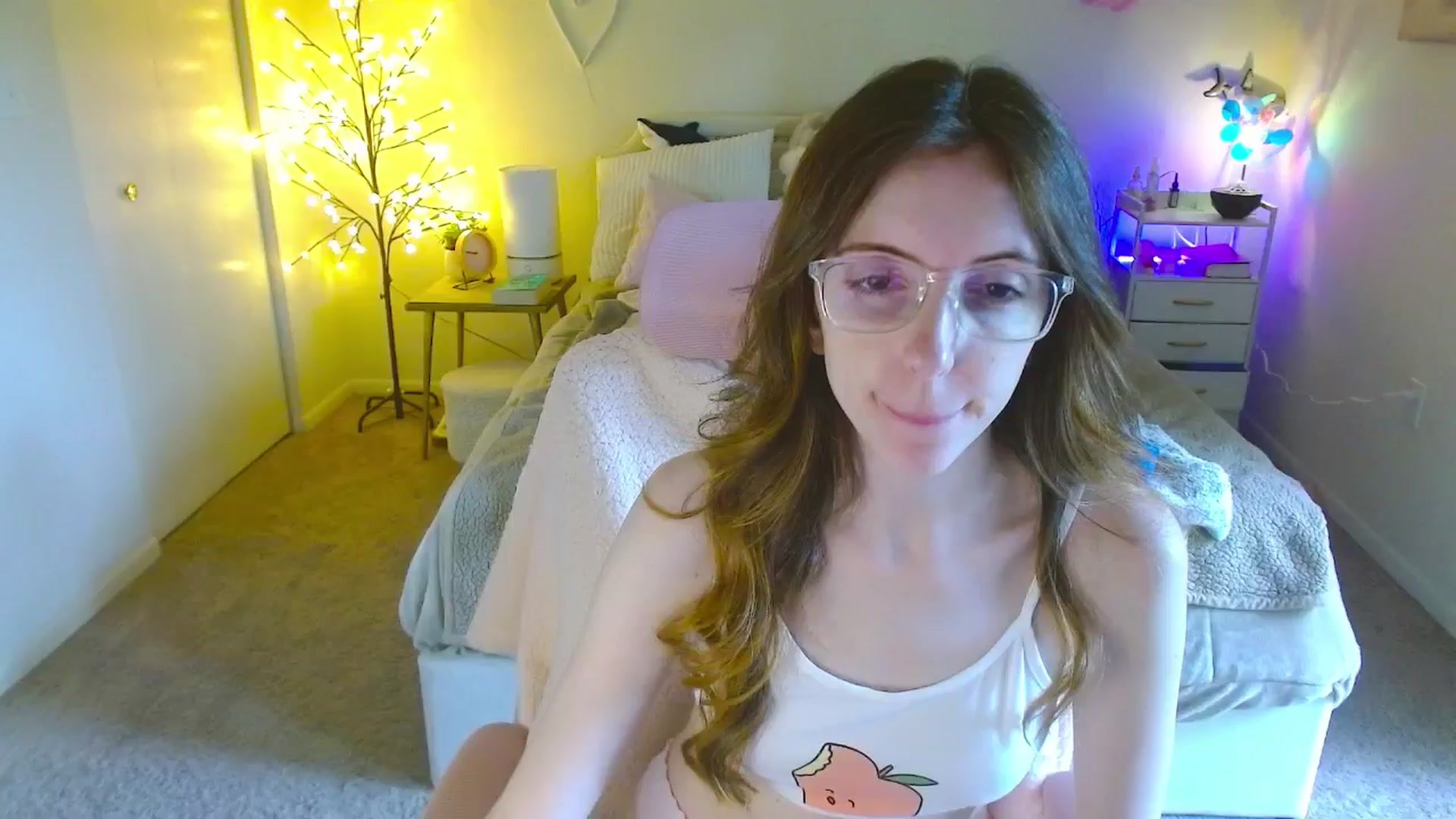 Gallery image thumbnail from MangoMae's myfreecams stream on, 08/01/2024, 13:56 image 13 of 20