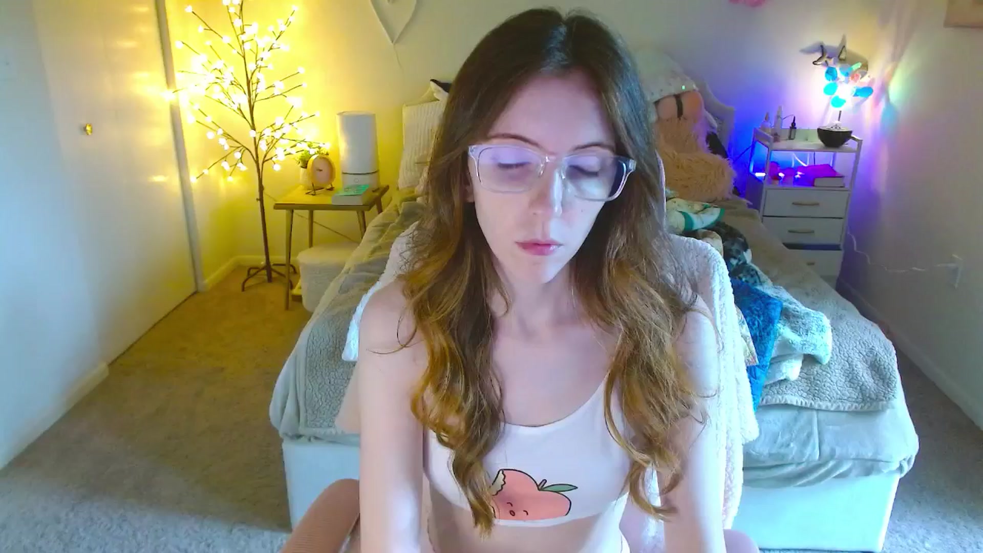 Gallery image thumbnail from MangoMae's myfreecams stream on, 08/01/2024, 13:56 image 16 of 20