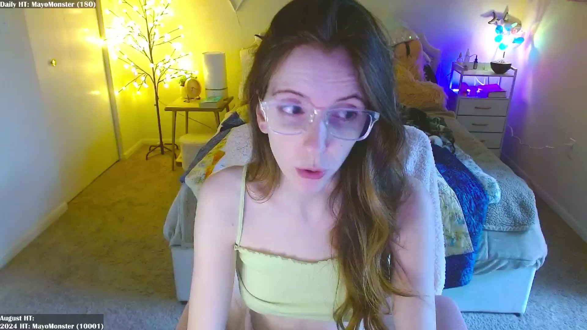 Gallery image thumbnail from MangoMae's myfreecams stream on, 08/01/2024, 23:35 image 18 of 20