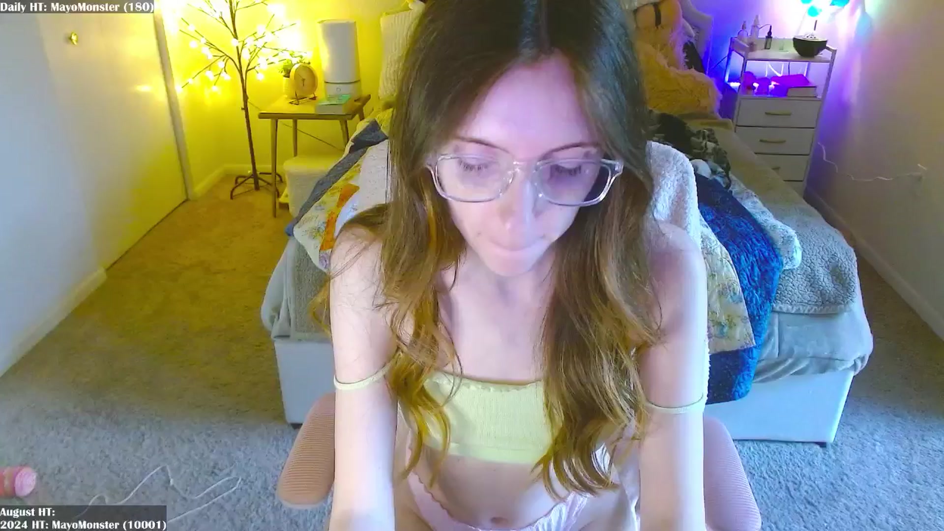 Gallery image thumbnail from MangoMae's myfreecams stream on, 08/01/2024, 23:35 image 11 of 20