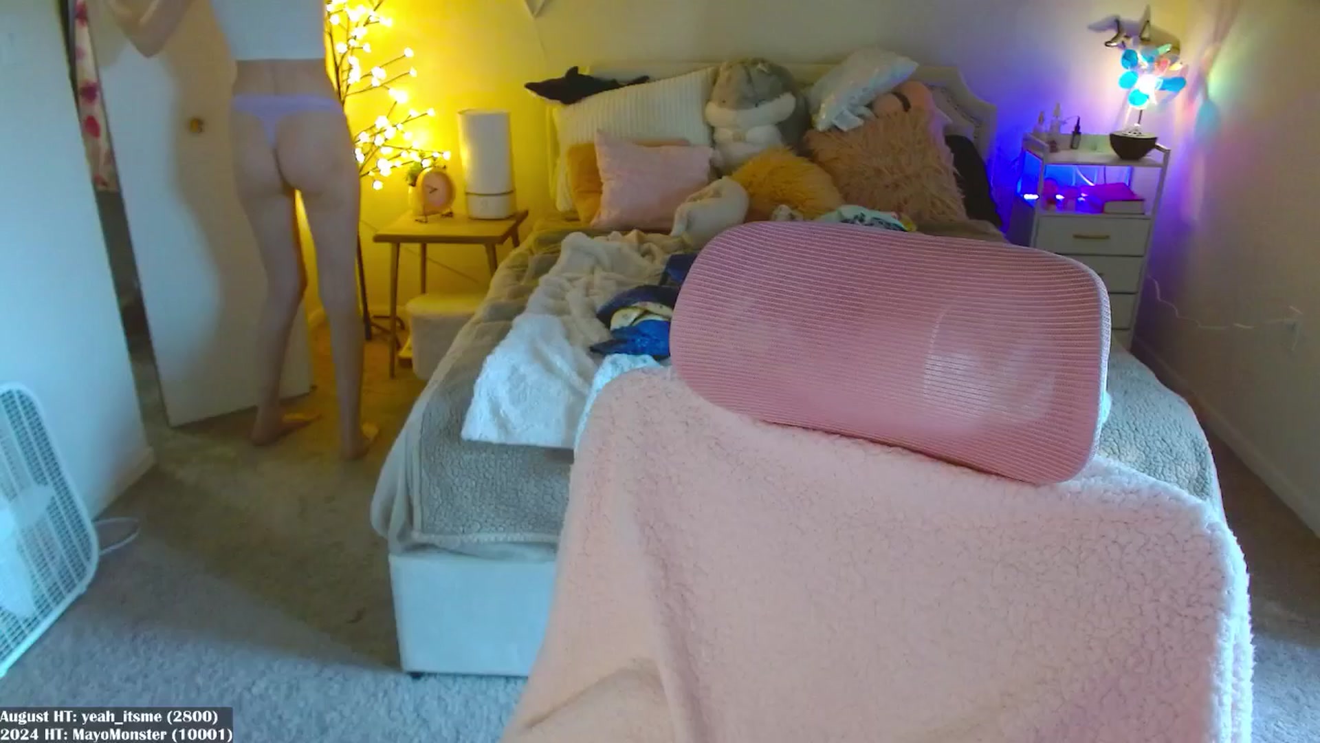 Gallery image thumbnail from MangoMae's myfreecams stream on, 08/04/2024, 13:07 image 1 of 20