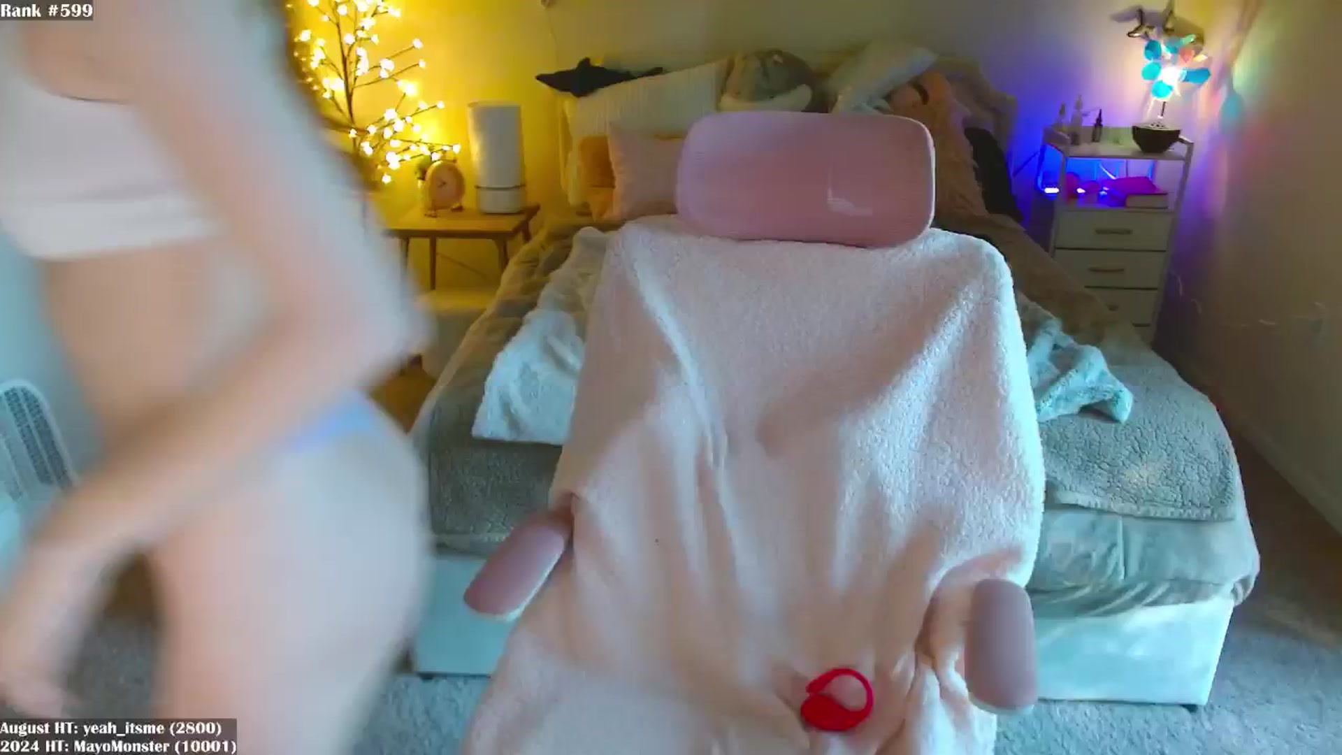Gallery image thumbnail from MangoMae's myfreecams stream on, 08/04/2024, 13:07 image 3 of 20
