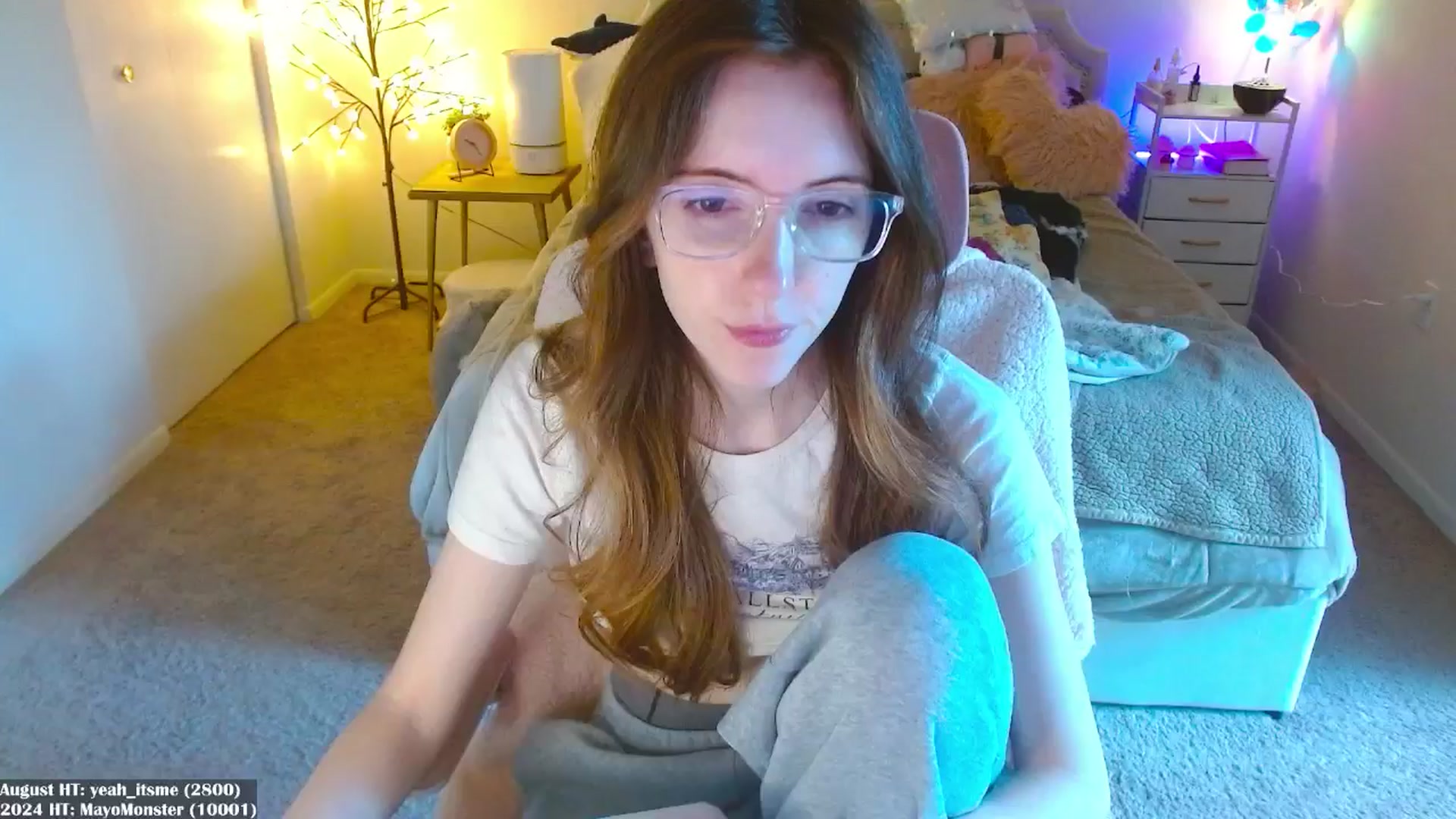 Gallery image thumbnail from MangoMae's myfreecams stream on, 08/10/2024, 15:10 image 3 of 20