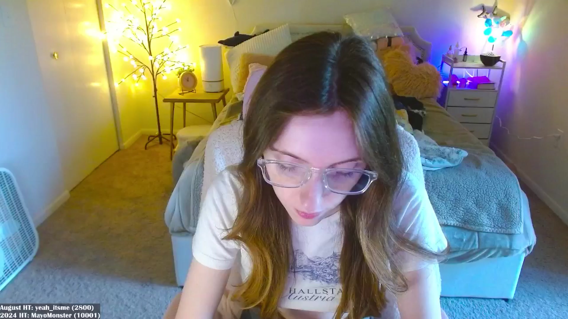 Gallery image thumbnail from MangoMae's myfreecams stream on, 08/10/2024, 17:01 image 10 of 20