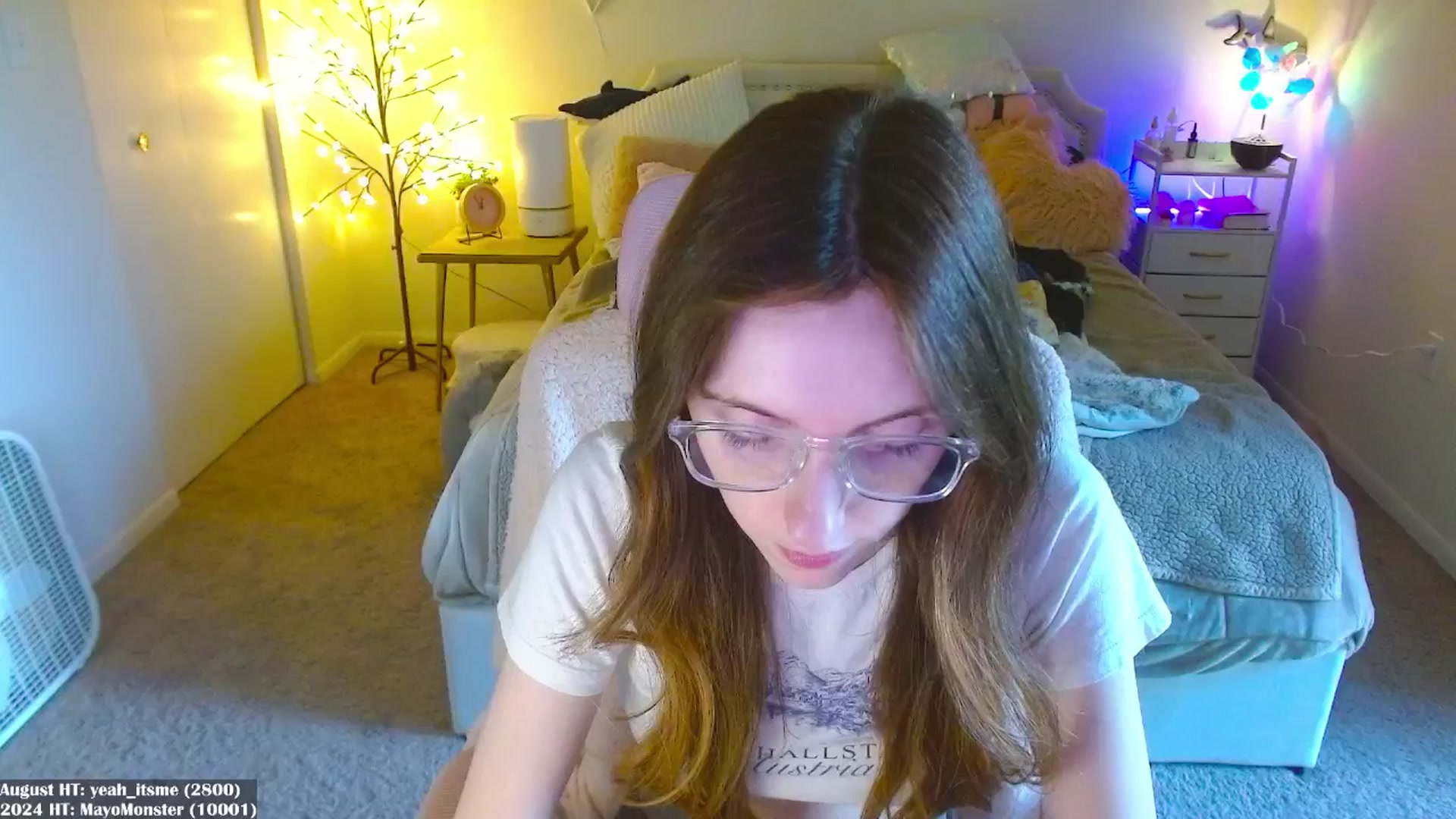 Gallery image thumbnail from MangoMae's myfreecams stream on, 08/10/2024, 17:01 image 14 of 20