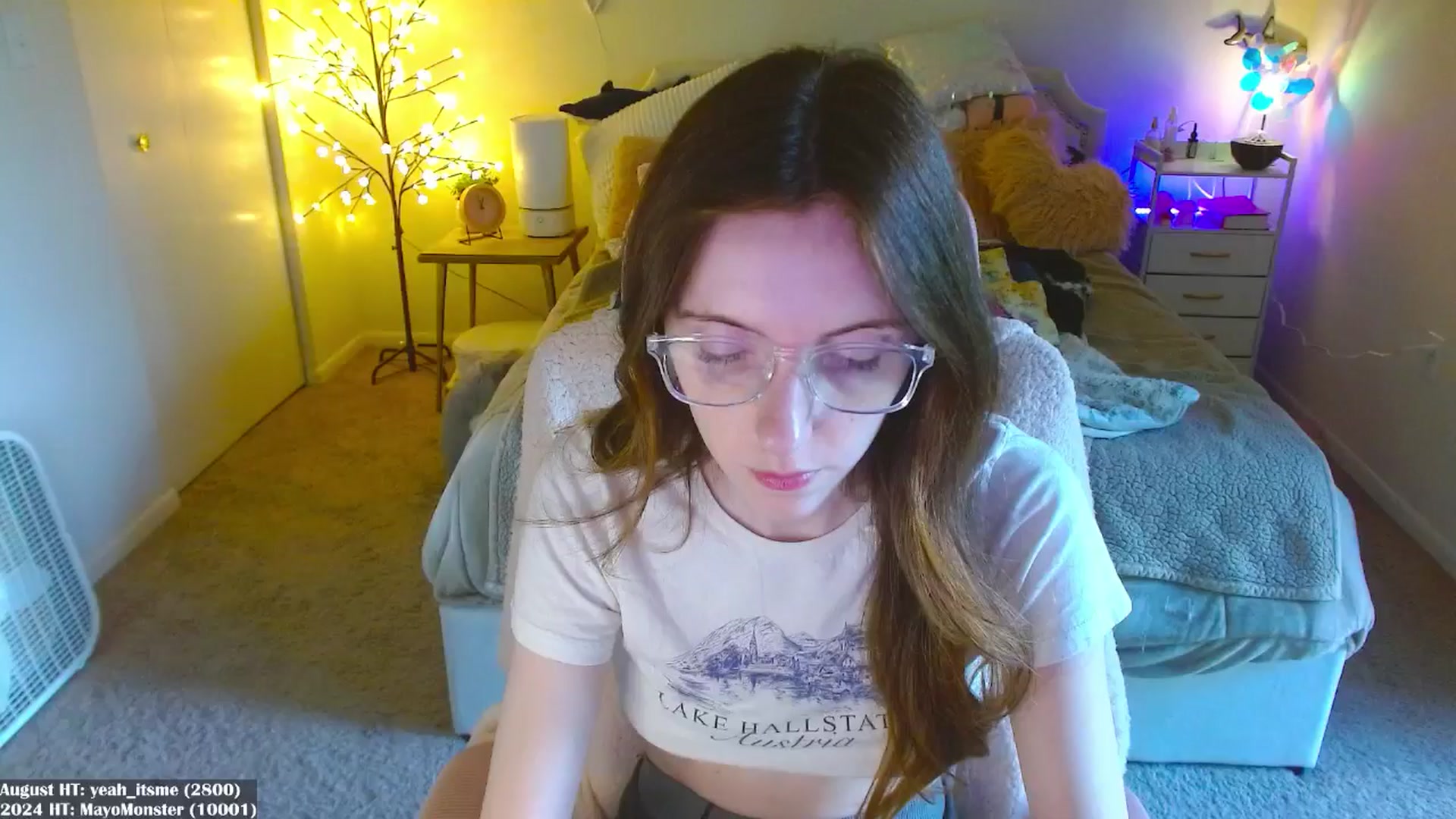 Gallery image thumbnail from MangoMae's myfreecams stream on, 08/10/2024, 17:01 image 18 of 20