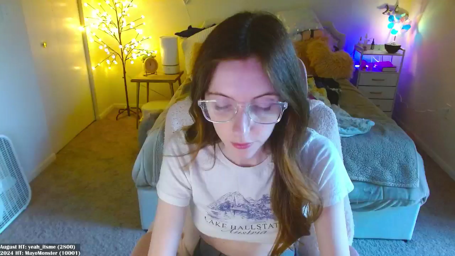 Gallery image thumbnail from MangoMae's myfreecams stream on, 08/10/2024, 17:01 image 16 of 20