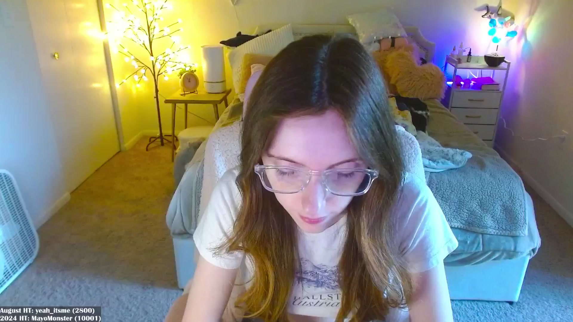 Gallery image thumbnail from MangoMae's myfreecams stream on, 08/10/2024, 17:01 image 13 of 20