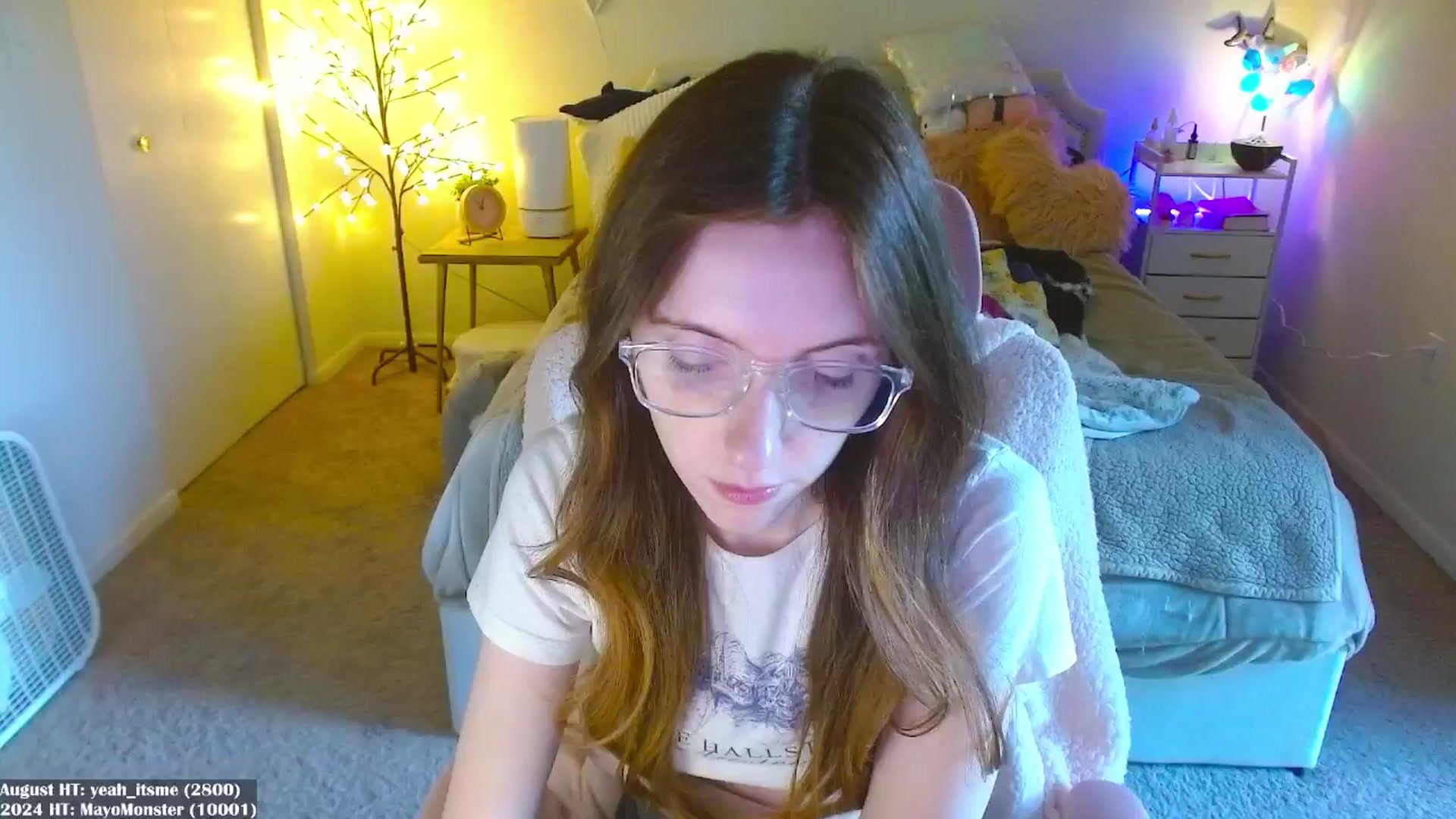 Gallery image thumbnail from MangoMae's myfreecams stream on, 08/10/2024, 17:01 image 11 of 20