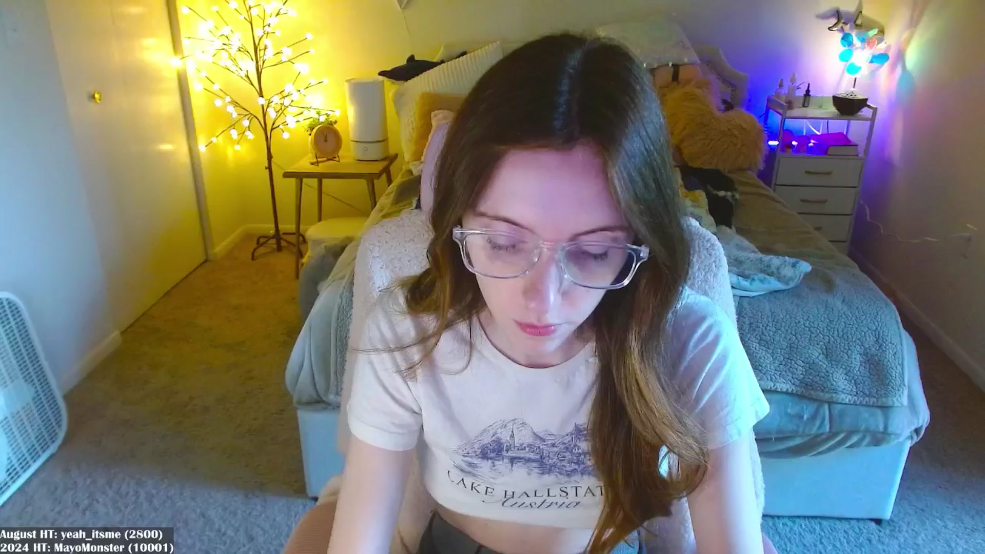 Gallery image thumbnail from MangoMae's myfreecams stream on, 08/10/2024, 17:01 image 17 of 20