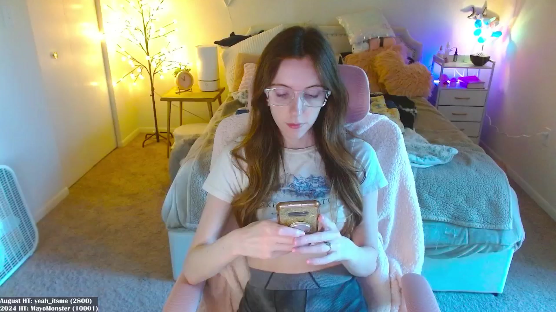 Gallery image thumbnail from MangoMae's myfreecams stream on, 08/10/2024, 17:01 image 7 of 20