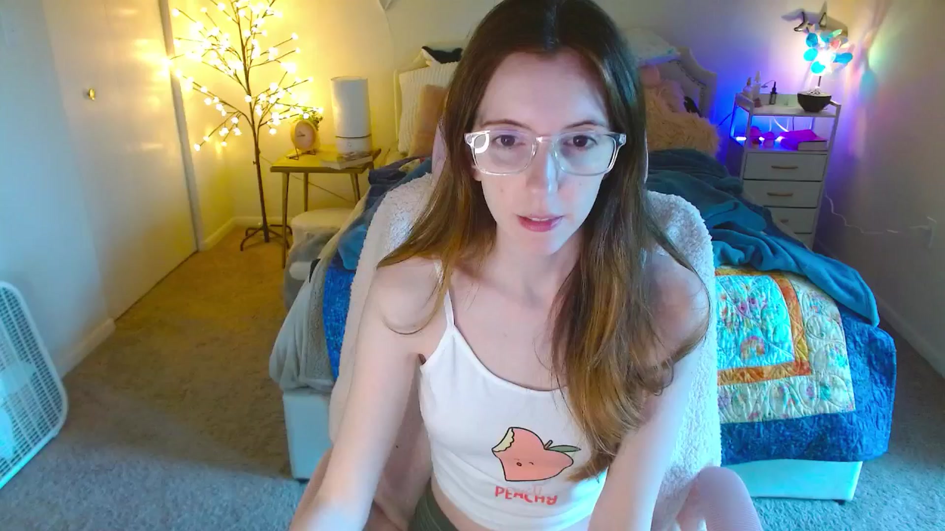 Gallery image thumbnail from MangoMae's myfreecams stream on, 08/25/2024, 14:51 image 16 of 20