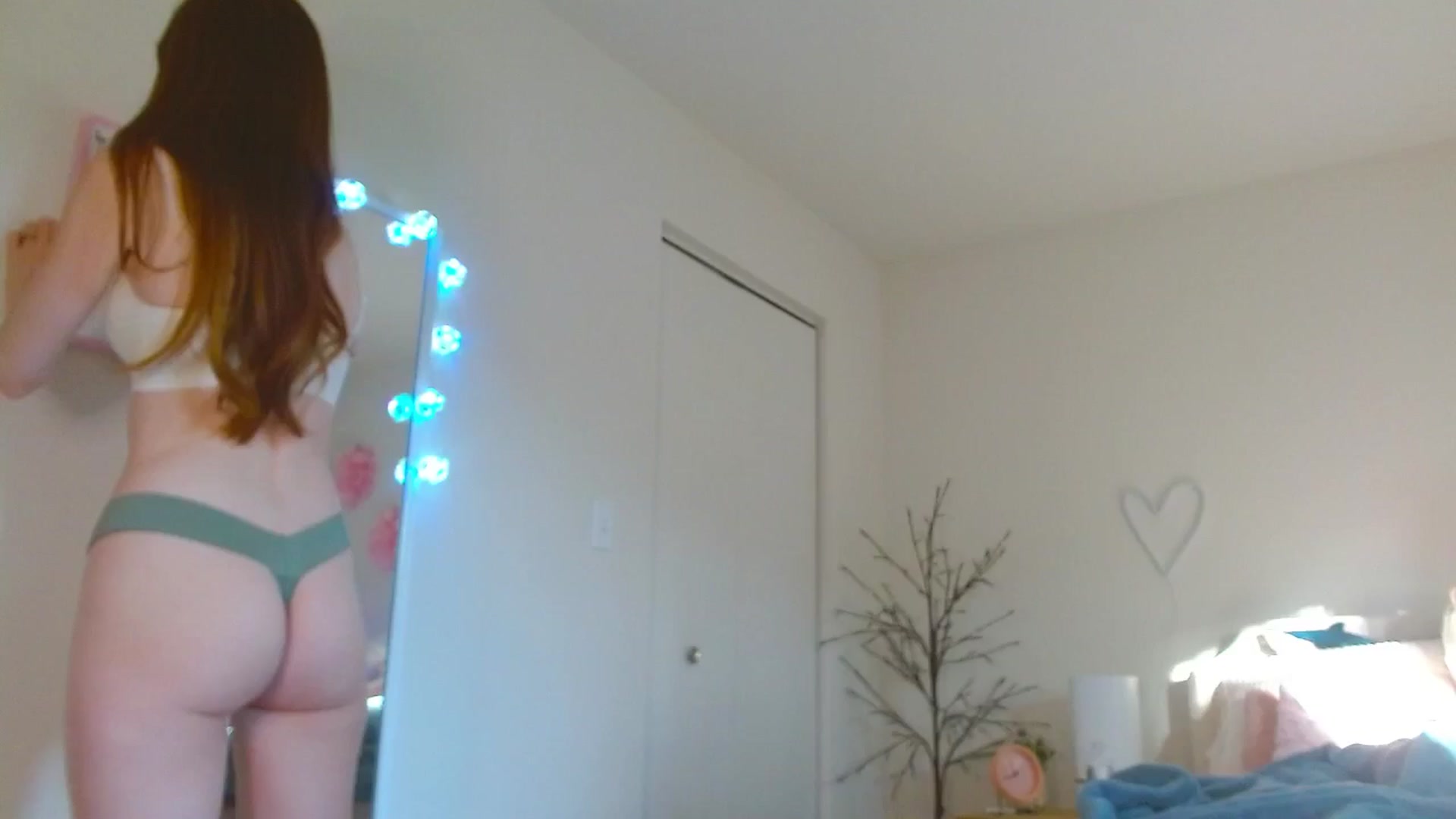 Gallery image thumbnail from MangoMae's myfreecams stream on, 09/01/2024, 12:55 image 4 of 20