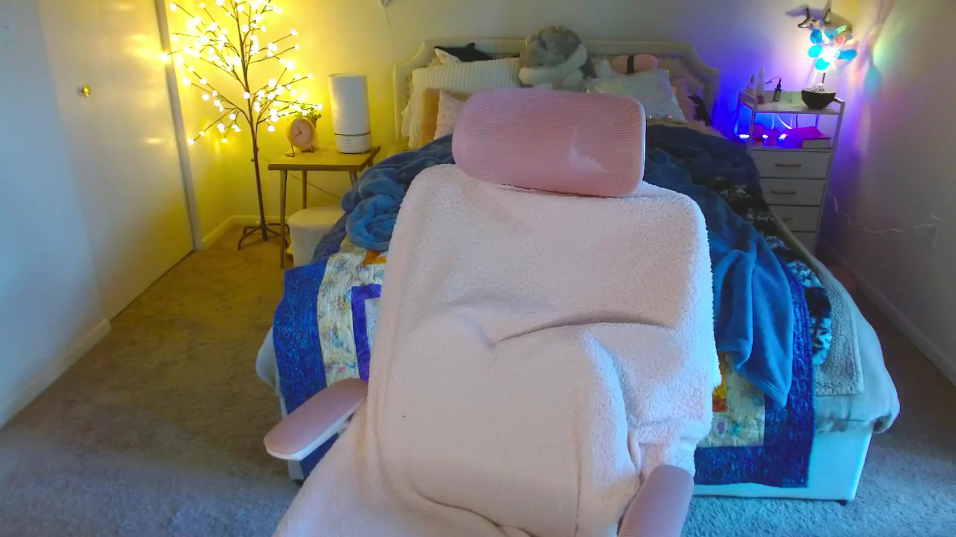Gallery image thumbnail from MangoMae's myfreecams stream on, 09/01/2024, 15:06 image 9 of 20