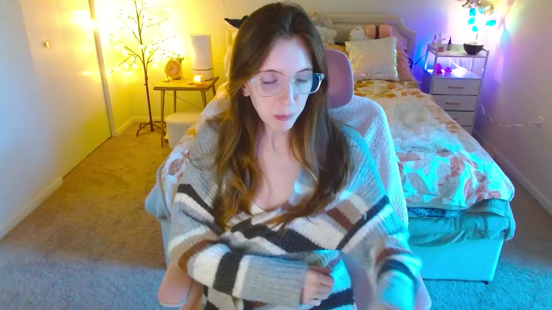 Gallery image thumbnail from MangoMae's myfreecams stream on, 09/03/2024, 18:10 image 13 of 20