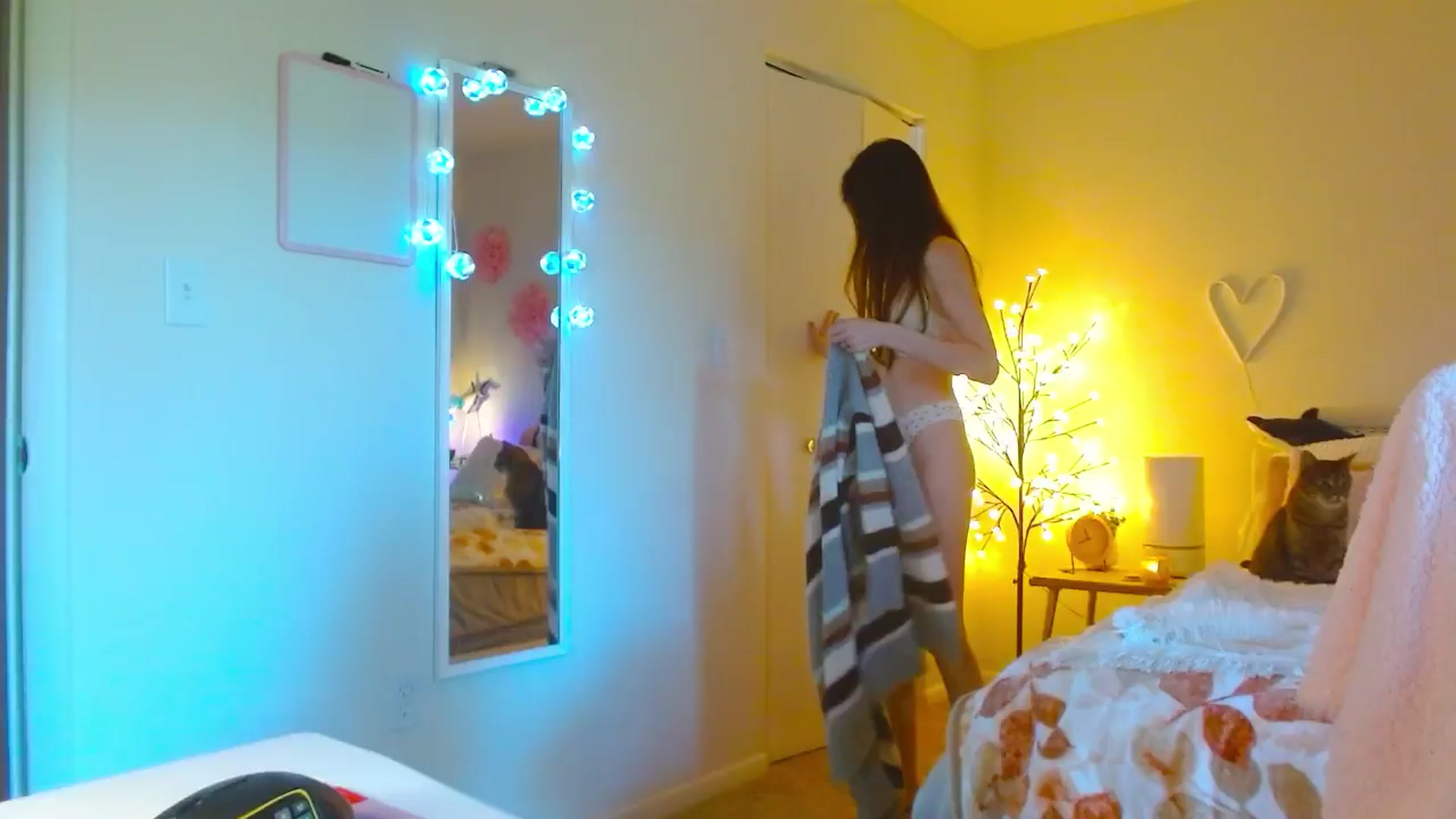 Gallery image thumbnail from MangoMae's myfreecams stream on, 09/03/2024, 18:10 image 8 of 20