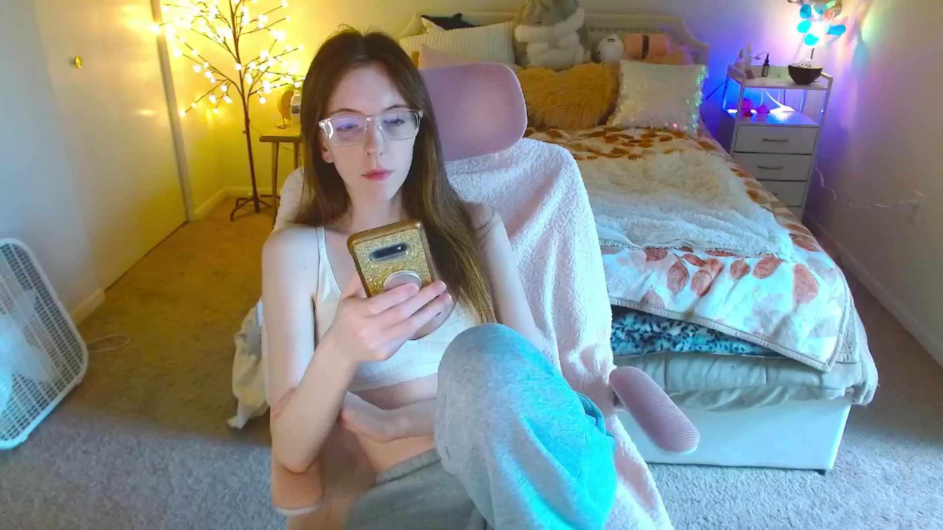 Gallery image thumbnail from MangoMae's myfreecams stream on, 09/07/2024, 17:53 image 16 of 20