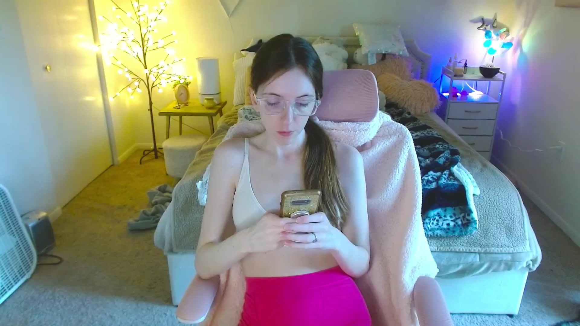 Gallery image thumbnail from MangoMae's myfreecams stream on, 09/20/2024, 13:38 image 5 of 20