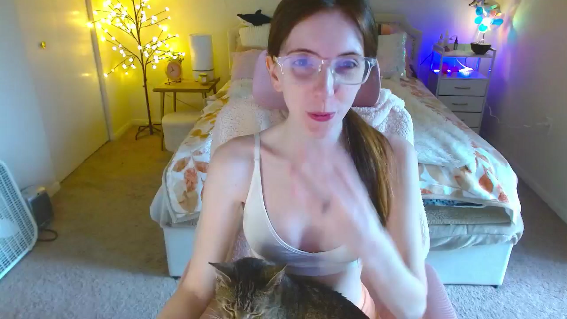 Gallery image thumbnail from MangoMae's myfreecams stream on, 09/27/2024, 20:08 image 9 of 20