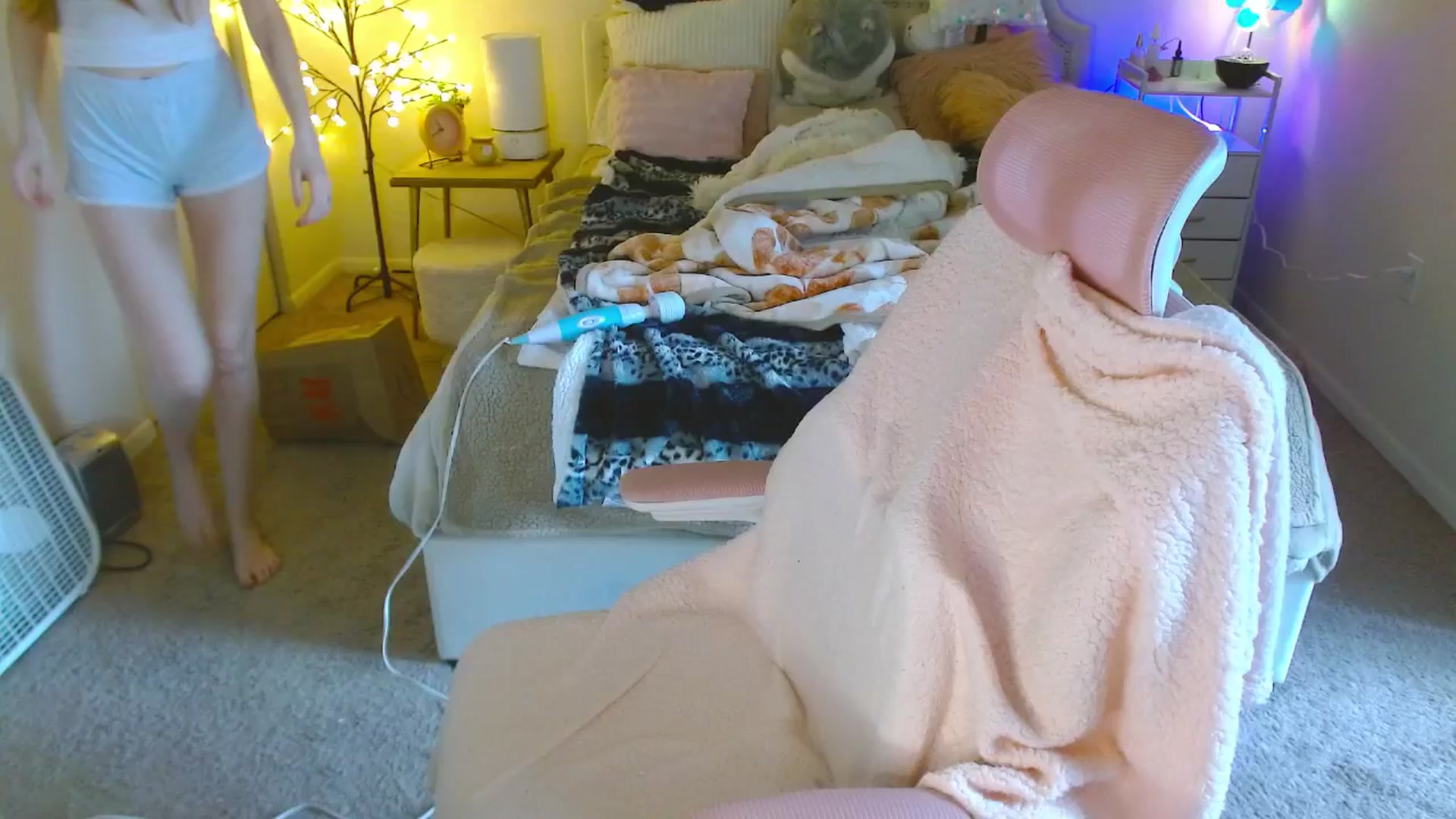 Gallery image thumbnail from MangoMae's myfreecams stream on, 09/29/2024, 20:40 image 3 of 20