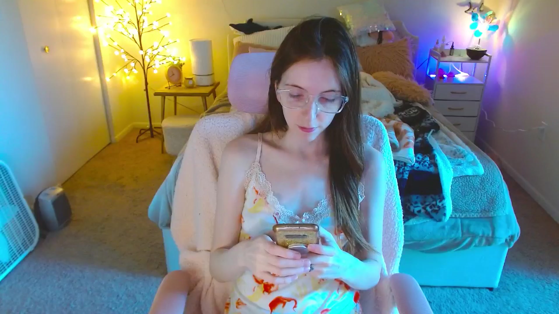 Gallery image thumbnail from MangoMae's myfreecams stream on, 10/02/2024, 20:19 image 19 of 20