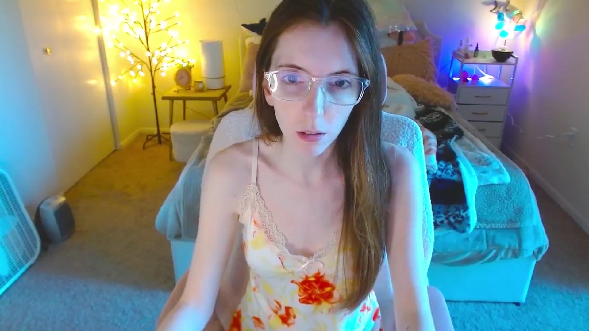 Gallery image thumbnail from MangoMae's myfreecams stream on, 10/02/2024, 20:19 image 13 of 20