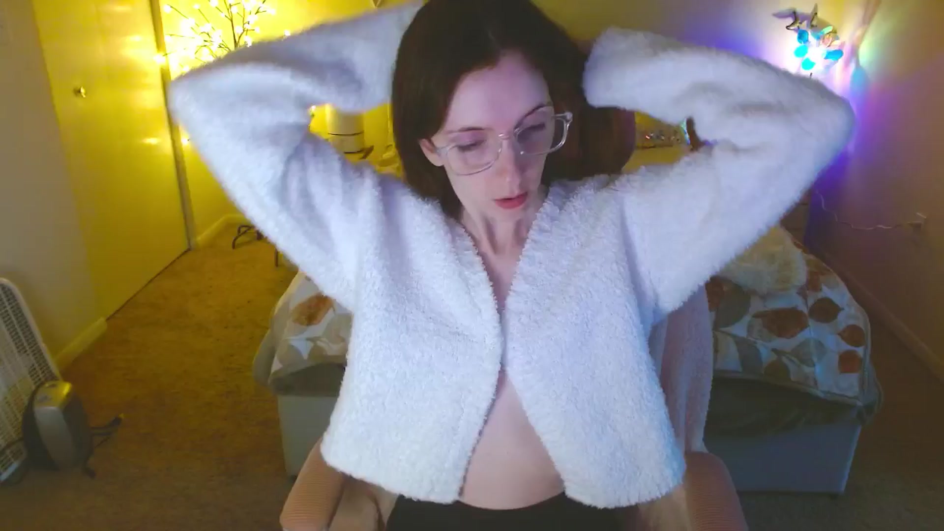 Gallery image thumbnail from MangoMae's myfreecams stream on, 10/03/2024, 23:23 image 19 of 20