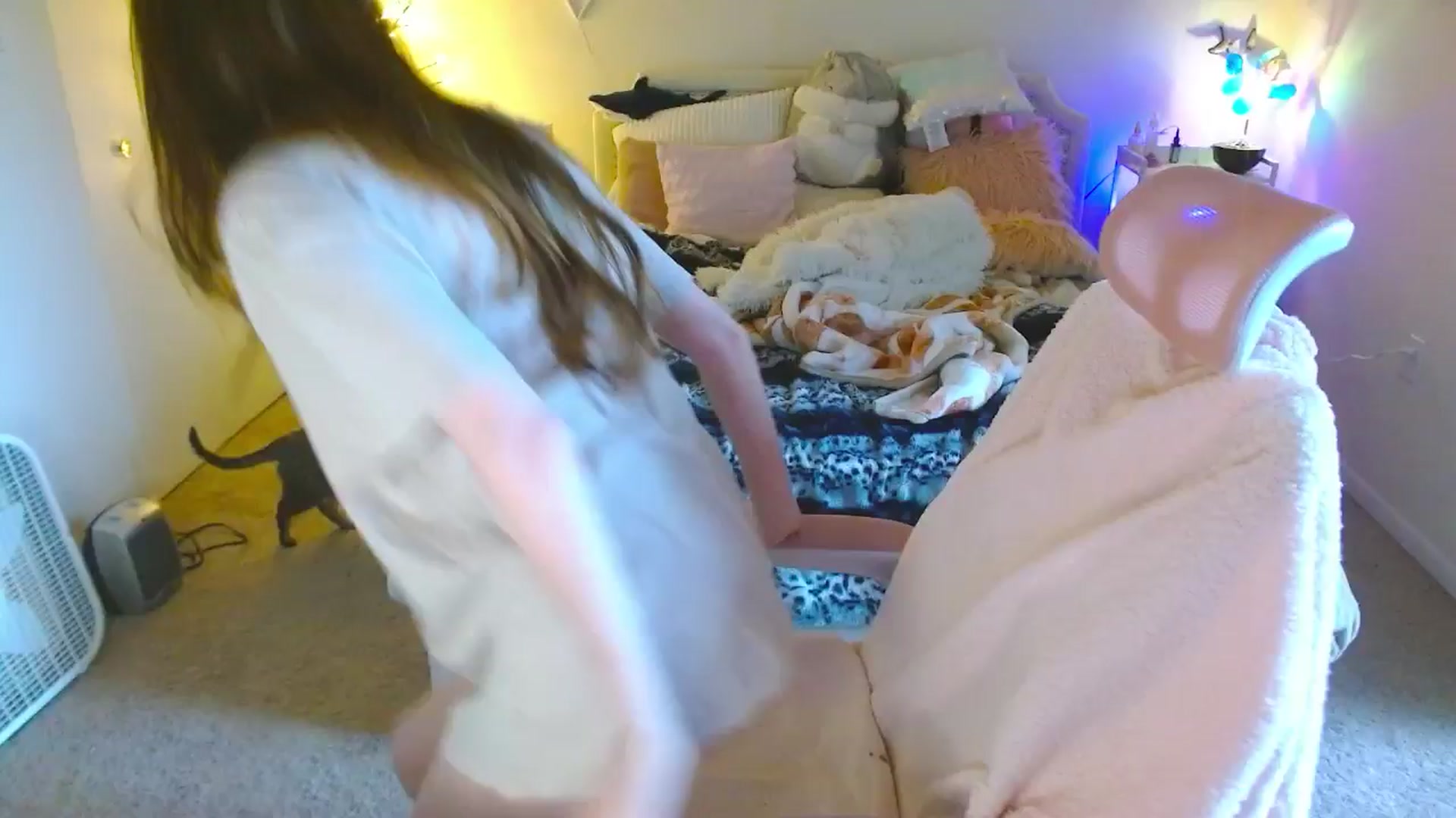 Gallery image thumbnail from MangoMae's myfreecams stream on, 10/07/2024, 21:37 image 5 of 20