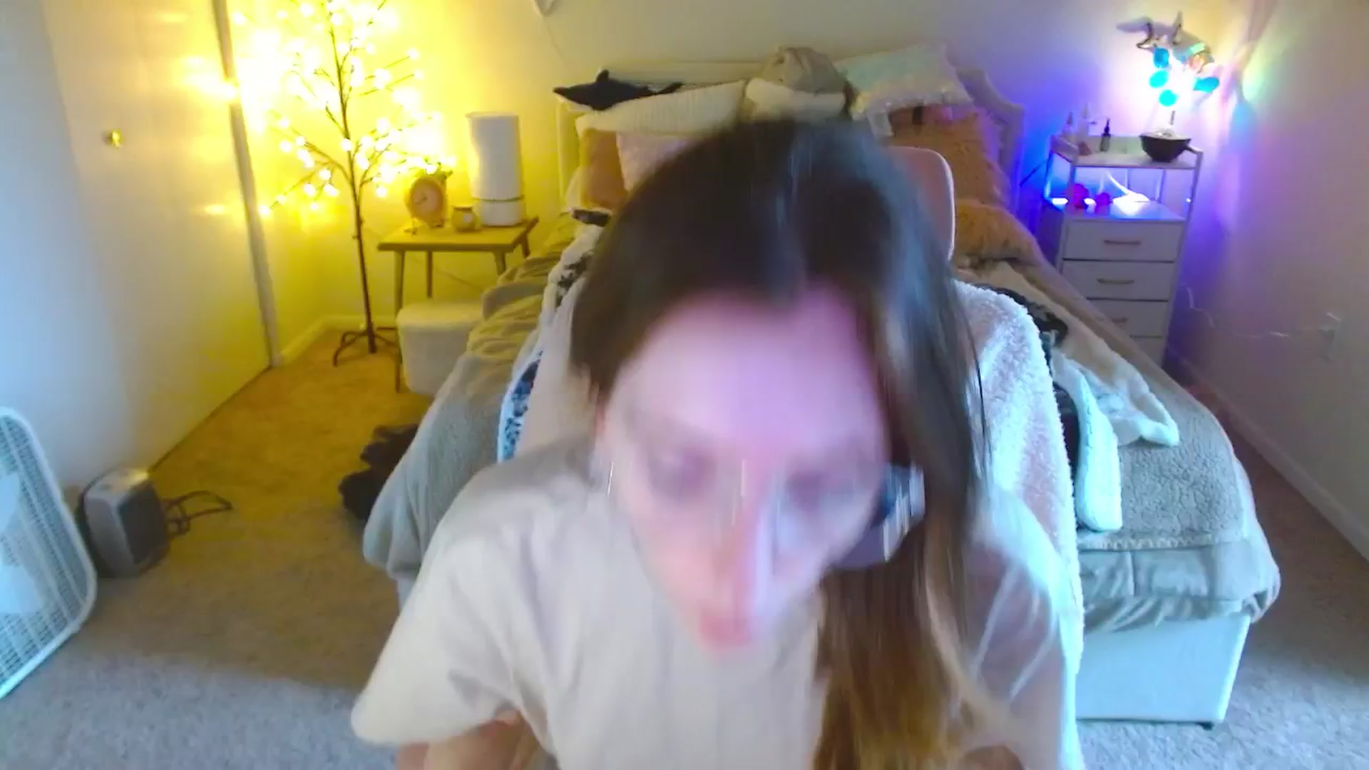 Gallery image thumbnail from MangoMae's myfreecams stream on, 10/07/2024, 21:37 image 11 of 20