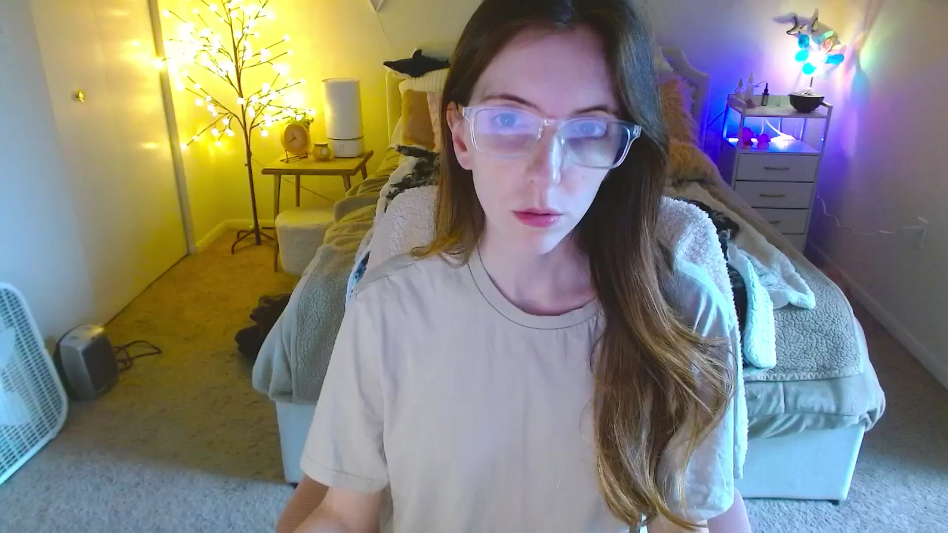 Gallery image thumbnail from MangoMae's myfreecams stream on, 10/07/2024, 21:37 image 13 of 20