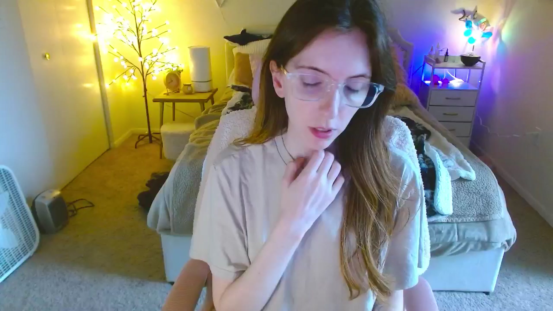 Gallery image thumbnail from MangoMae's myfreecams stream on, 10/07/2024, 21:37 image 12 of 20