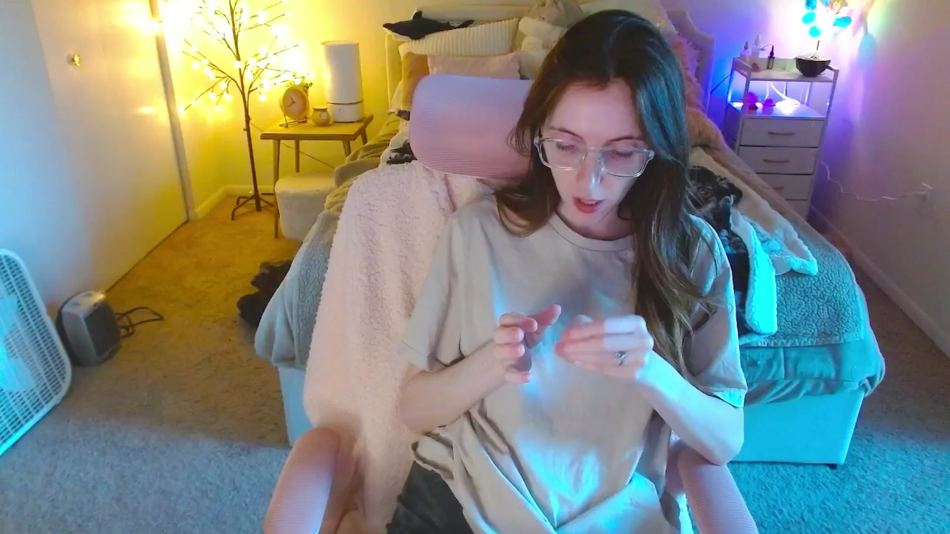 Gallery image thumbnail from MangoMae's myfreecams stream on, 10/07/2024, 22:40 image 12 of 20